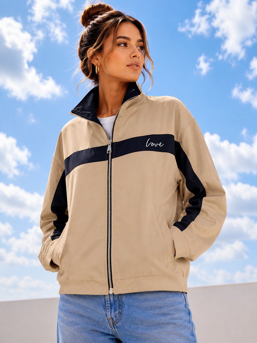 Mayorista LOVIKA - Chaqueta con cremallera para mujer con cuello alto, bandas contrastantes y detalles minimalistas de streetwear
