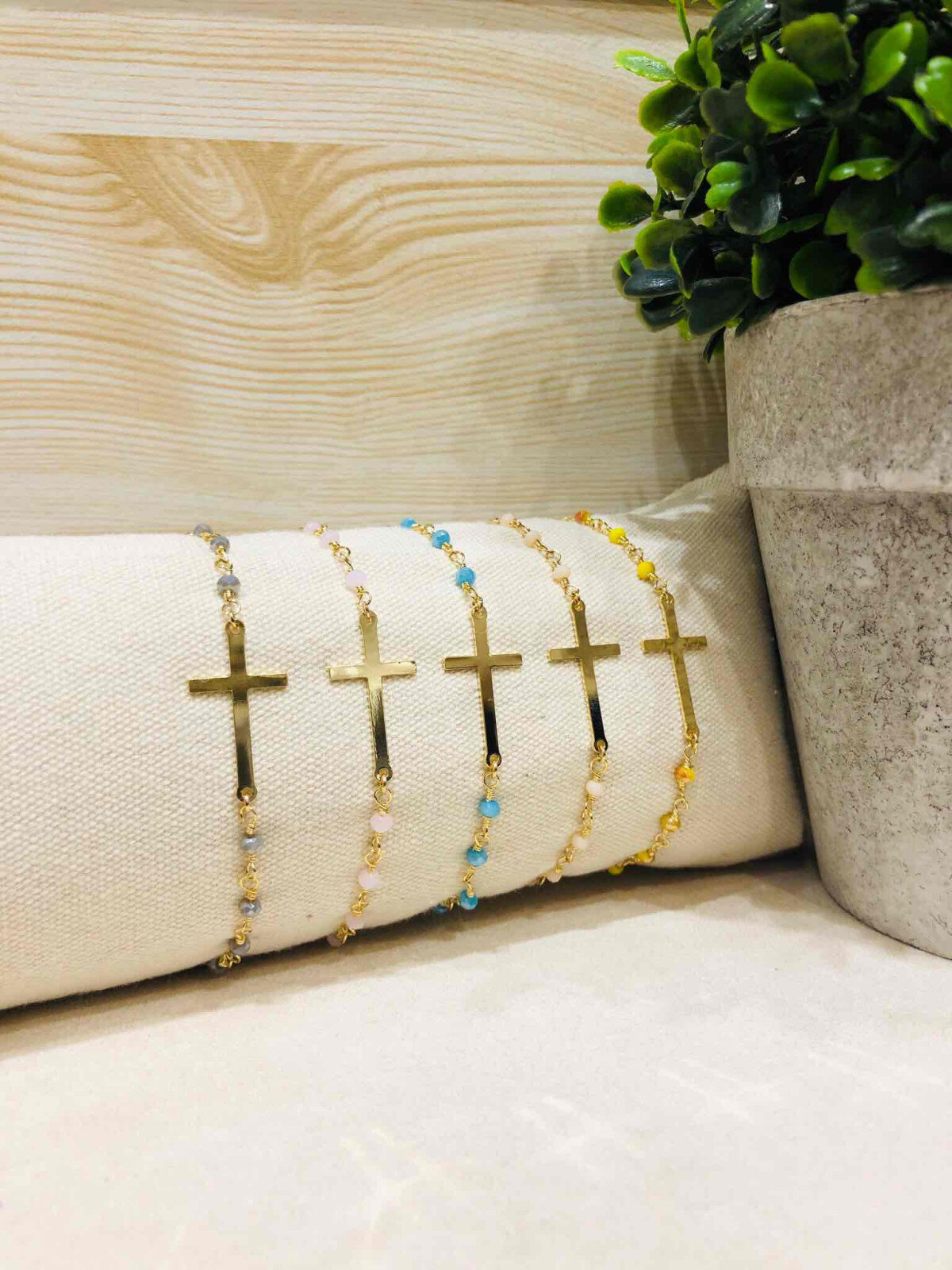 Wholesaler Loya Bijoux - Bracelet Lise-Croix in Golden with fine gold