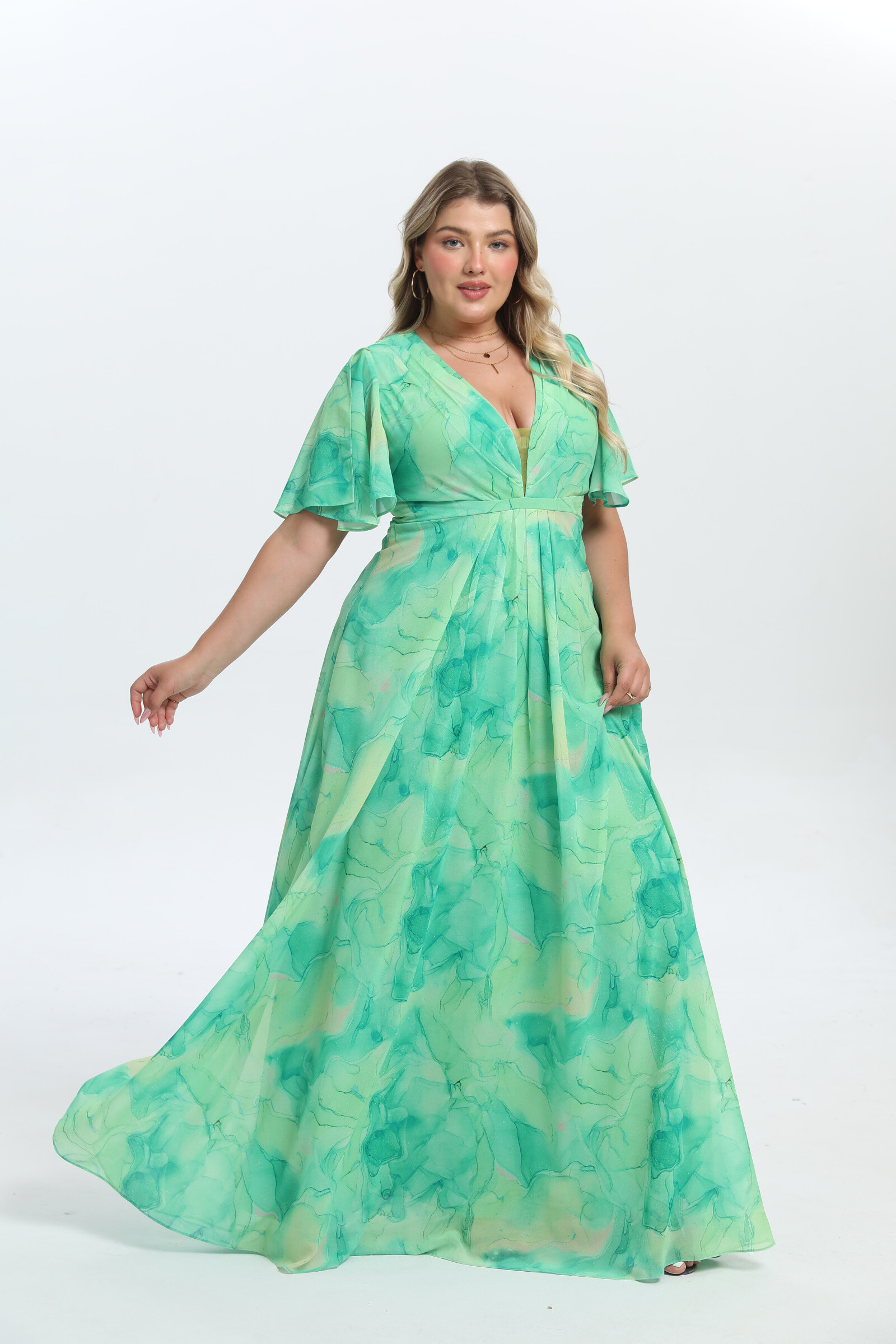 Grossiste Lucas & Emma | RJ&CO - Robe fleurie grande taille élégante et tendance Oradea