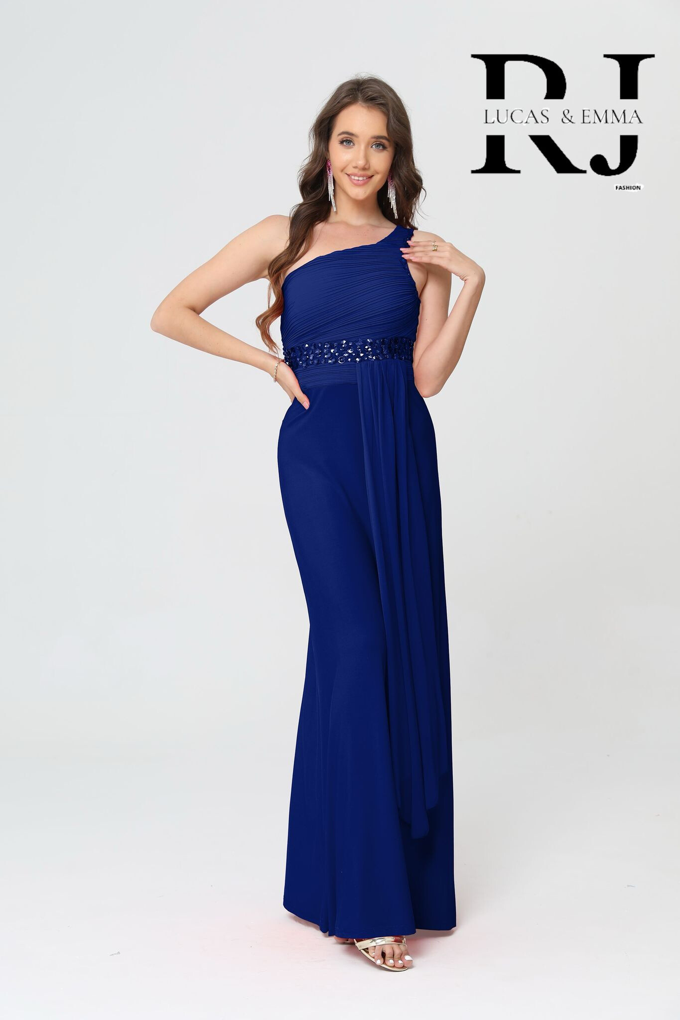 Grossiste Lucas & Emma | RJ&CO - Robe de cérémonie et cocktail habillée asymétrique ave gros strass à la taille