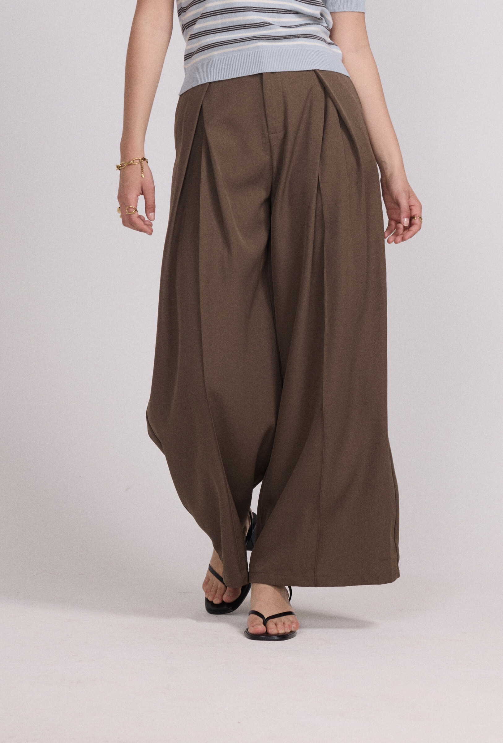 Grossiste LUCCE - Pantalon tailleur ample