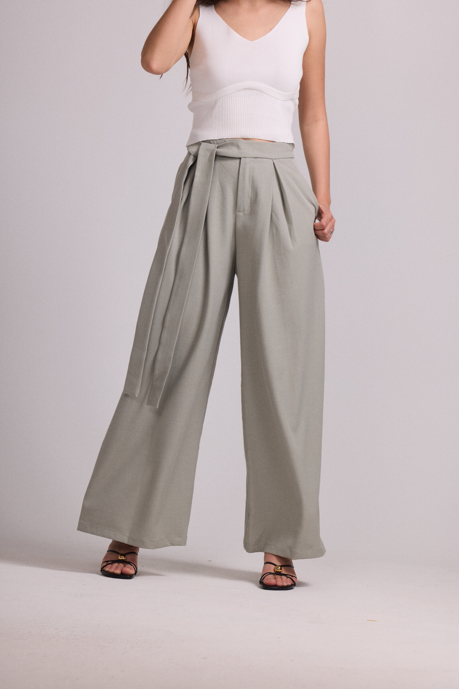 Grossiste LUCCE - Pantalon tailleur ample avec ceinture