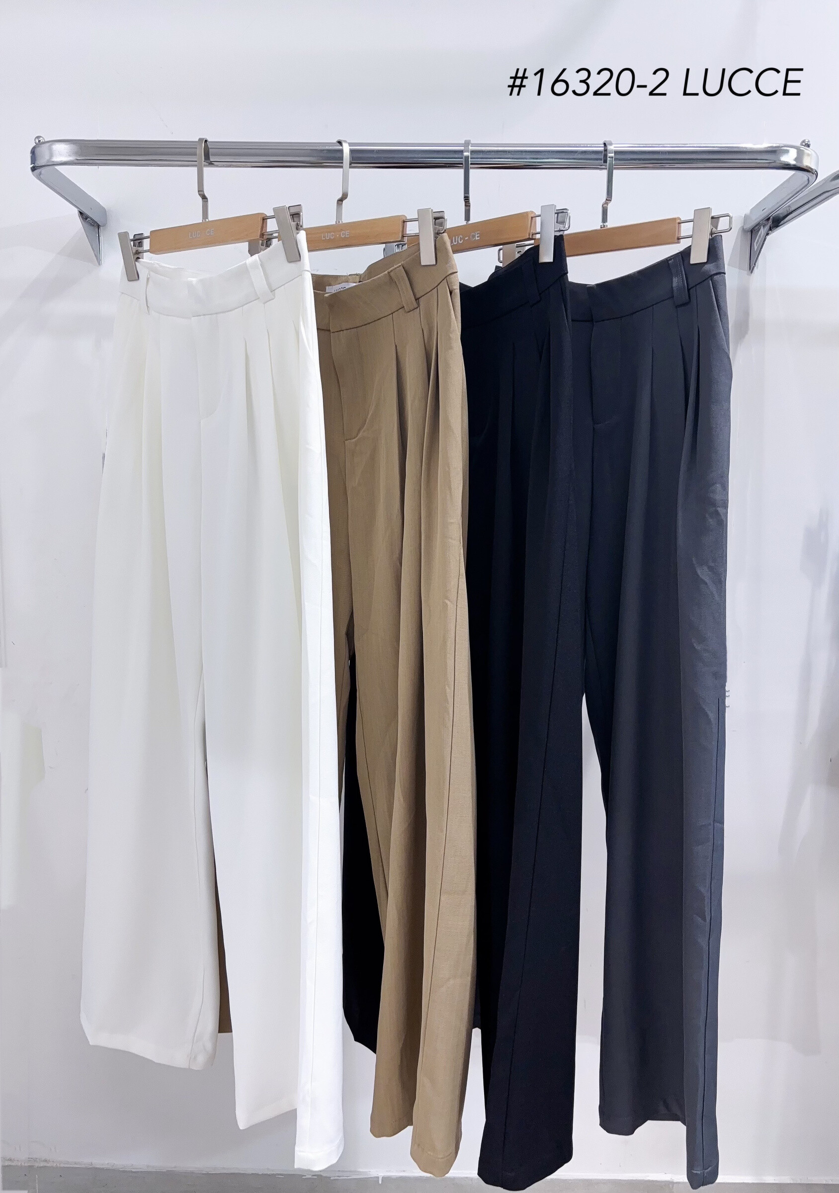 Grossiste LUCCE - Pantalon tailleur à pinces