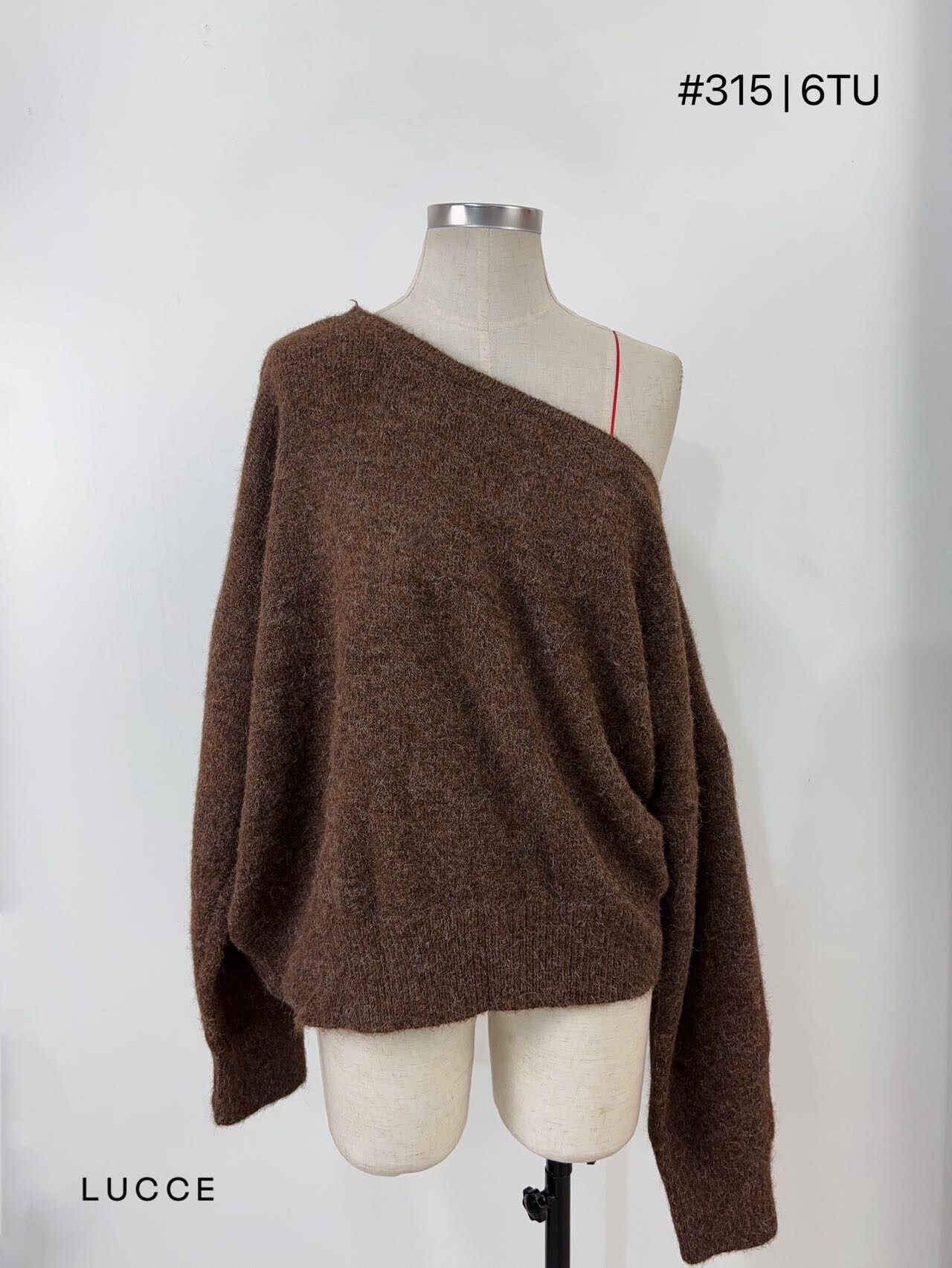 Grossiste LUCCE - Pull one shoulder