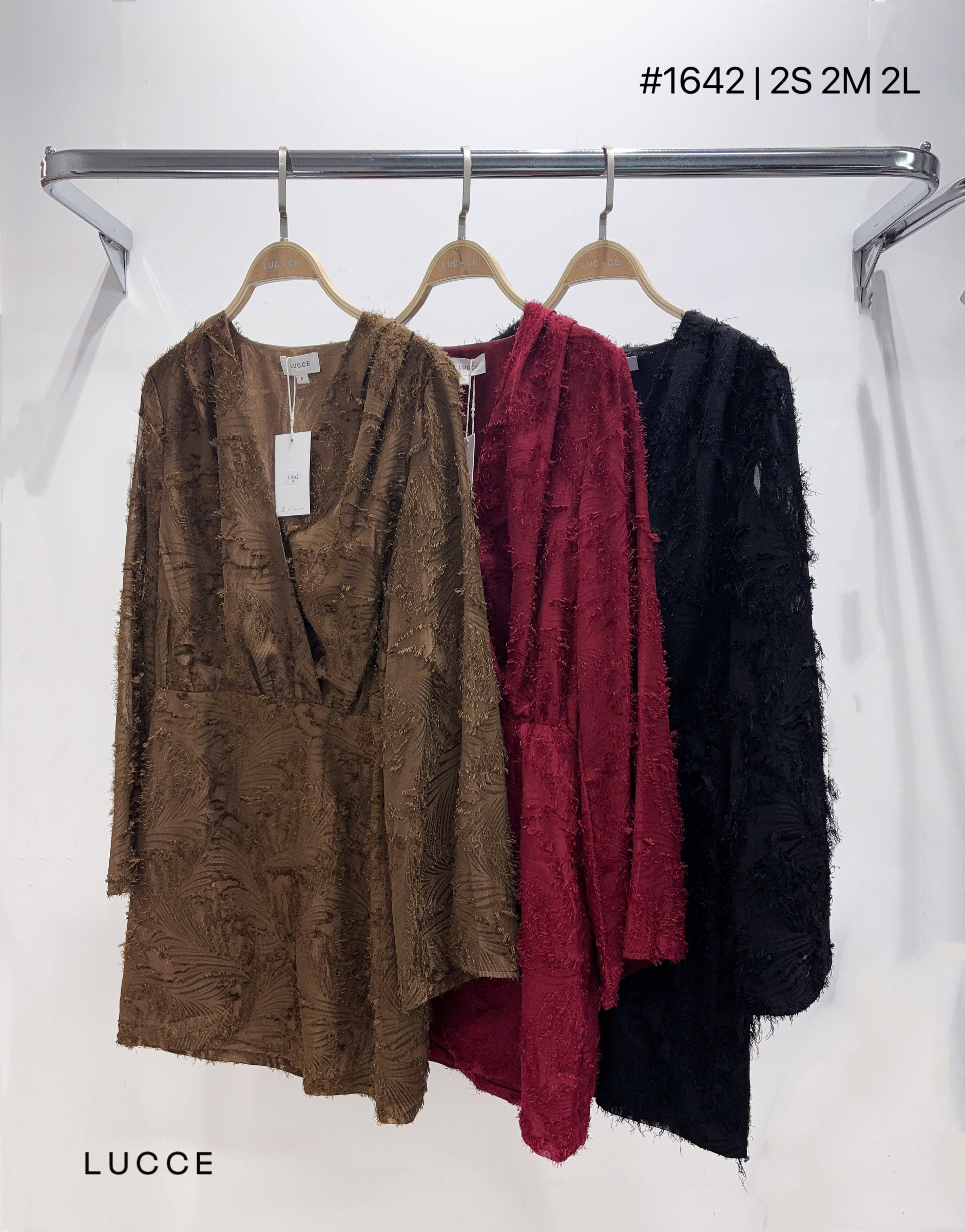 Grossiste LUCCE - Robe avec plumes