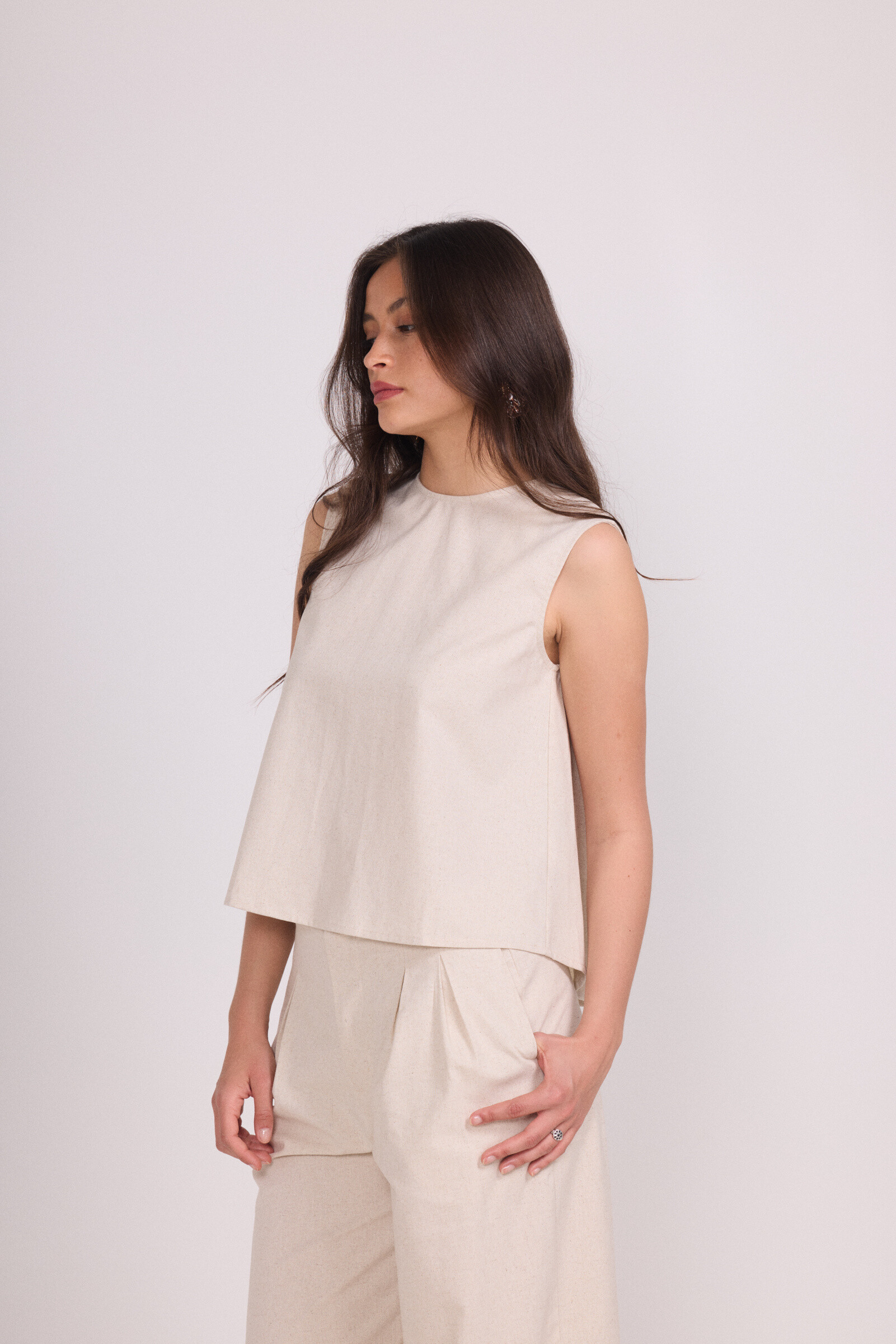 Grossiste LUCCE - Top en lin dos ouvert