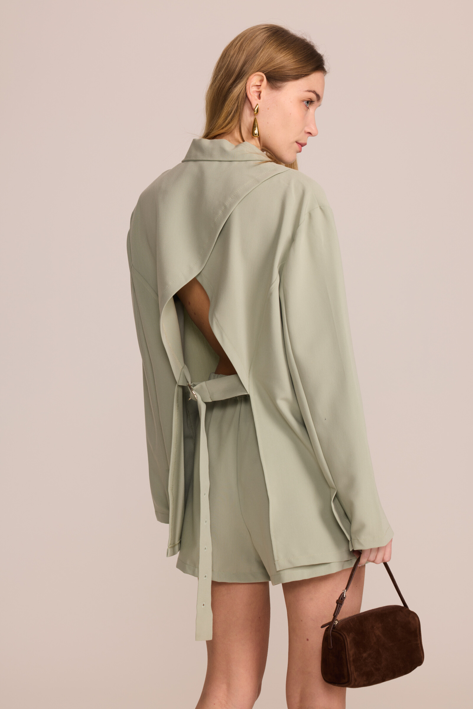 Grossista LUCCE - Giacca stile blazer con schiena scoperta