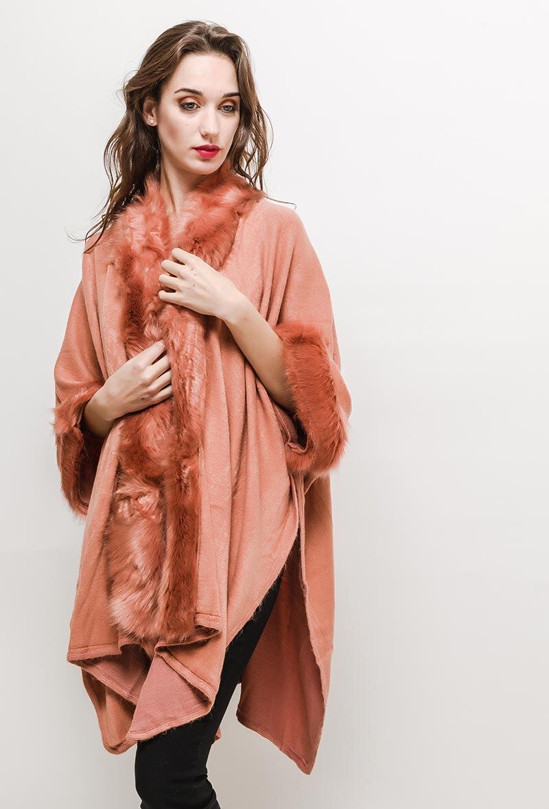 Wholesaler Lucene - Poncho with fur