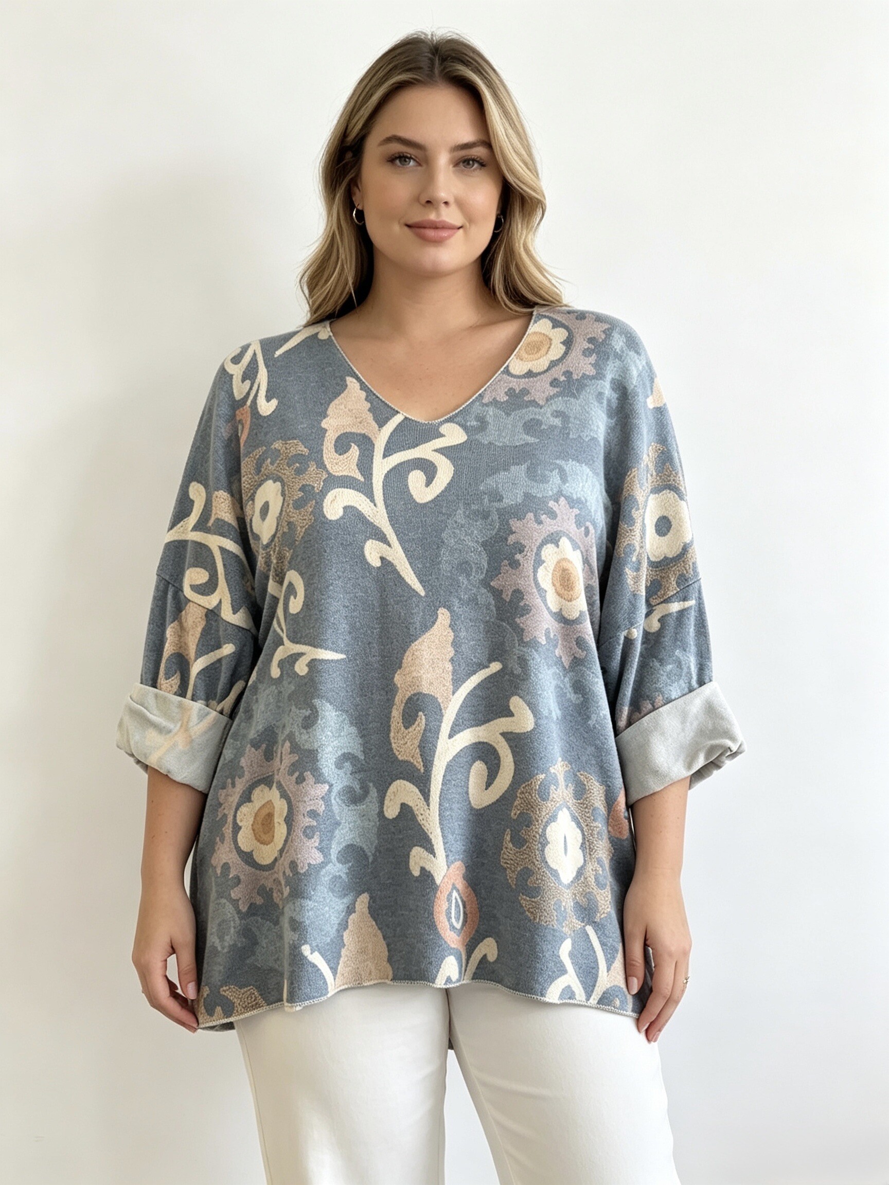 Wholesaler Lucky 2 - Plus size loose blouse with V-neck