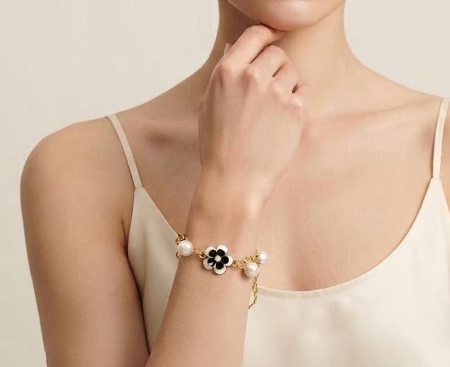 Wholesaler LUCKY BIGIOTTERIA - Flower-shaped bracelet with pearl