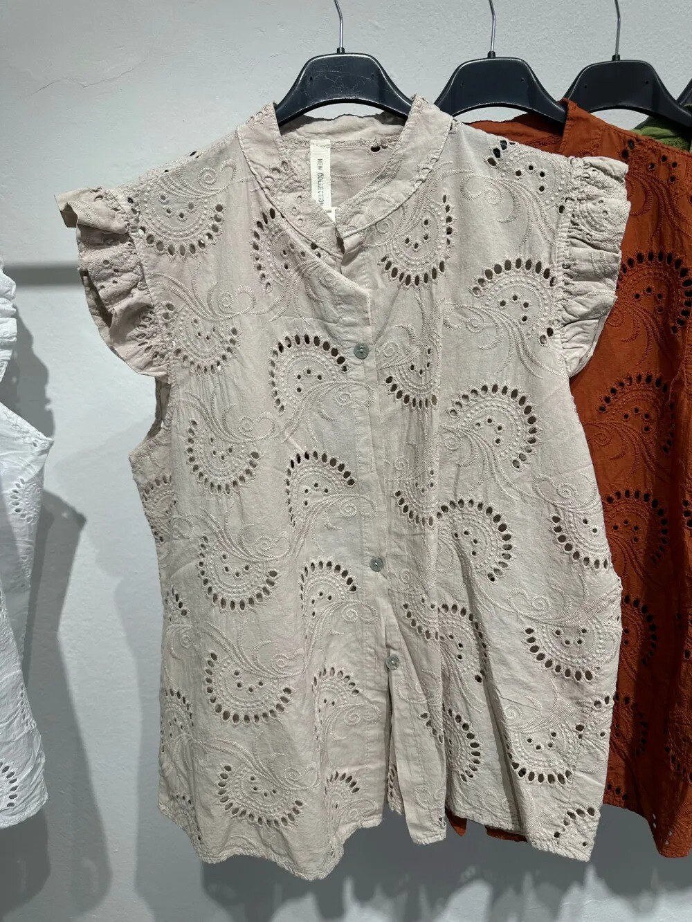 Wholesaler LUISA FASHION - EYELET LACE T-SHIRT