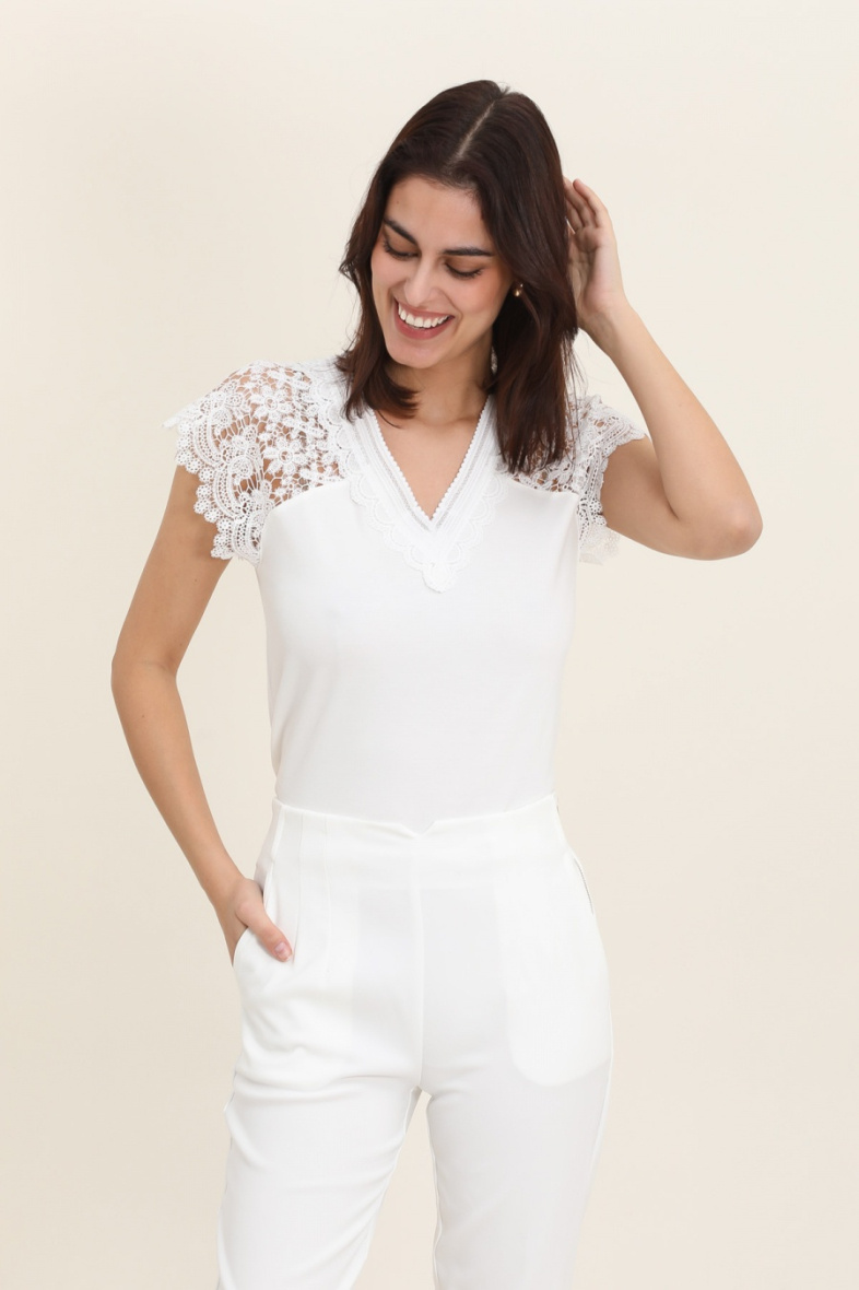 Grossiste Lulumary - Top col V en dentelle