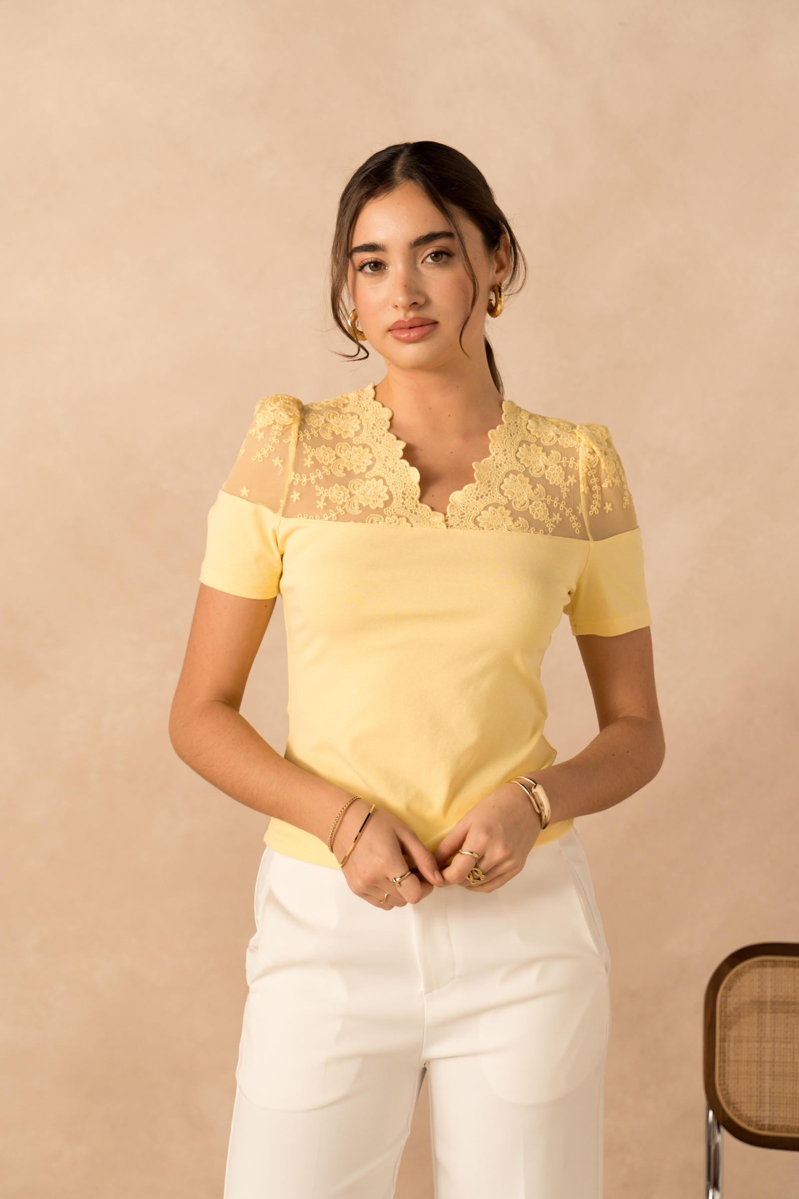 Mayorista Lulumary - Top con encaje en el escote H238A