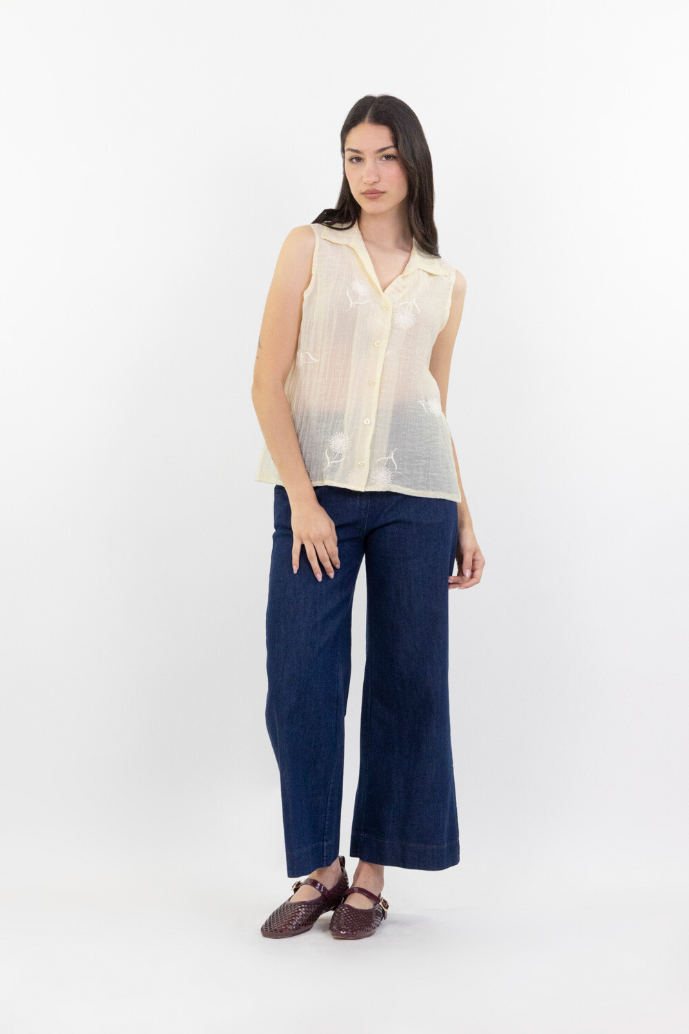 Mayorista LUMA - Blusa sin mangas con bordados