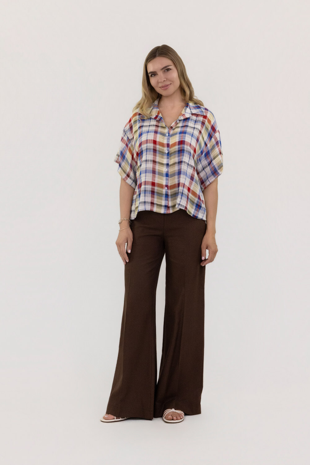 Wholesaler LUMA - Short sleeve blouse with embroidery on the back