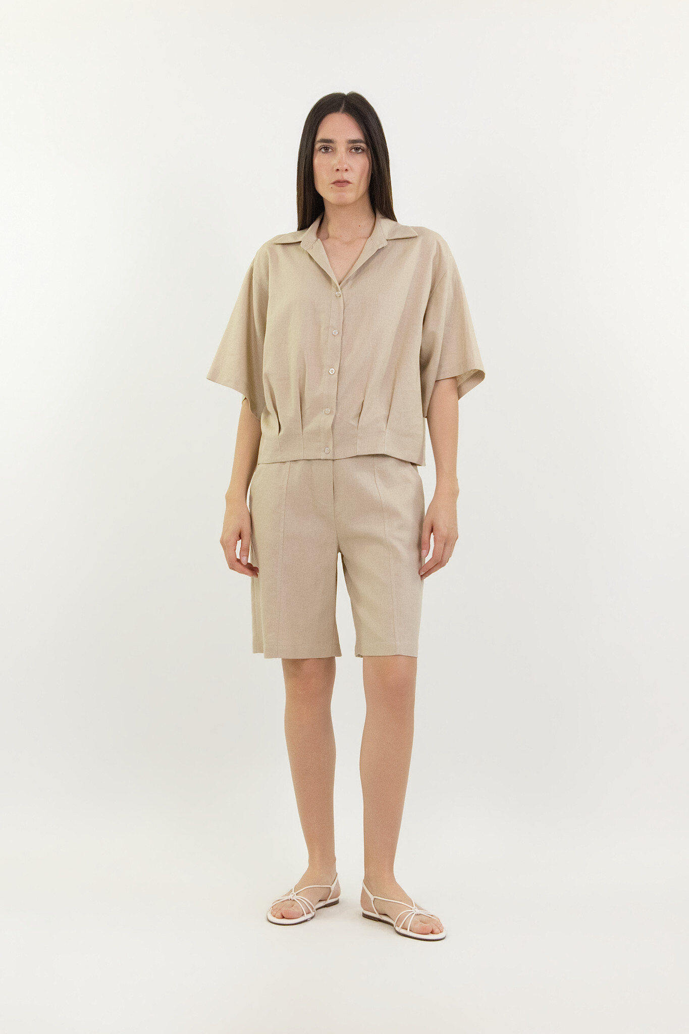 Wholesaler LUMA - Linen blend blouse with darts at the hem