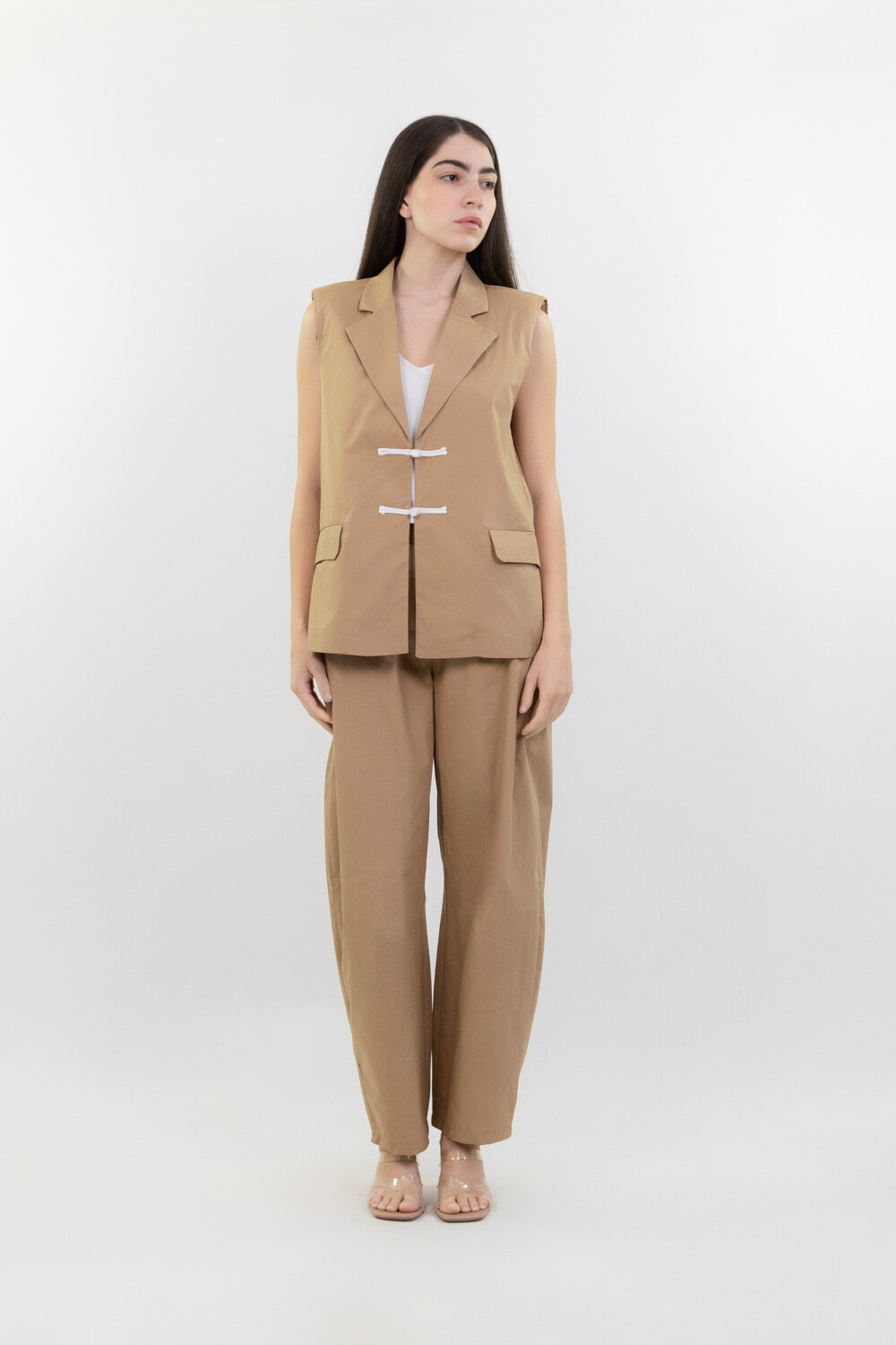 Wholesaler LUMA - Short vest with toggle closure and front pockets