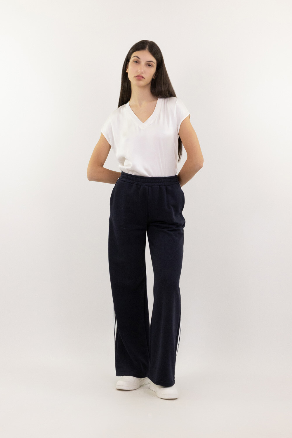 Grossista LUMA - Pantalone tuta con bande laterali