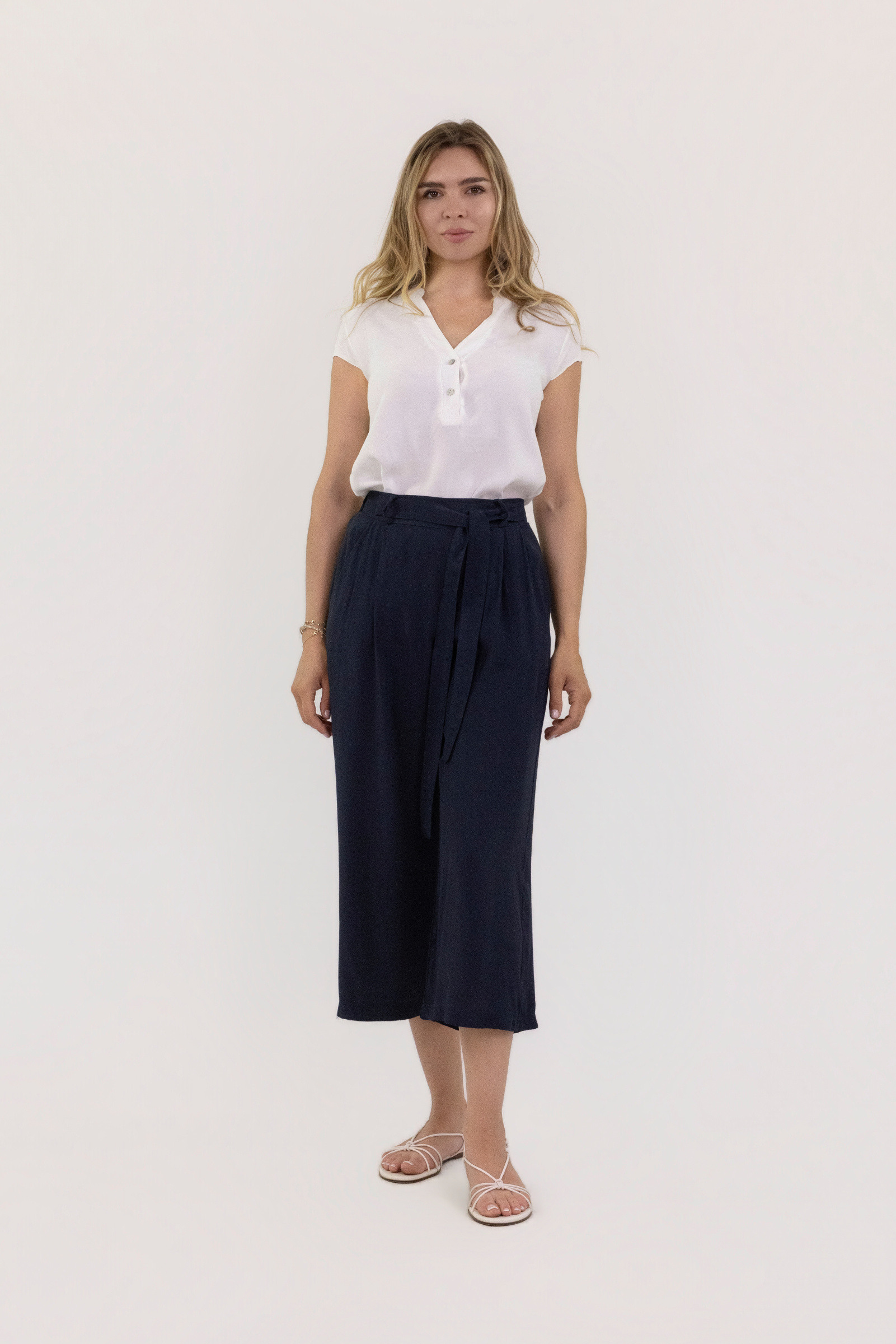 Wholesaler LUMA - Wide leg cropped pants with waist tie