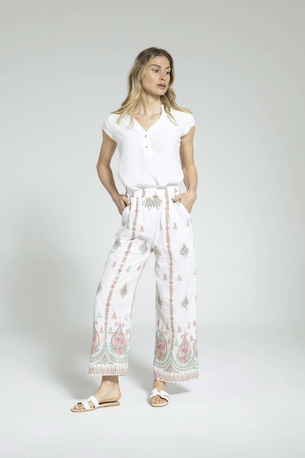Grossista LUMA - Pantalone con ricami e paillettes