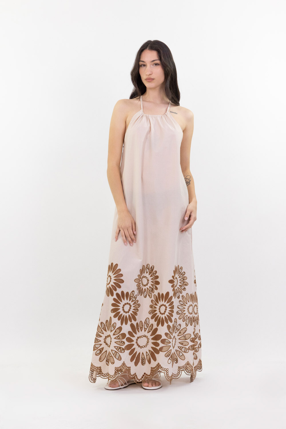 Mayorista LUMA - Vestido con tirantes, bordado y aberturas en el dobladillo