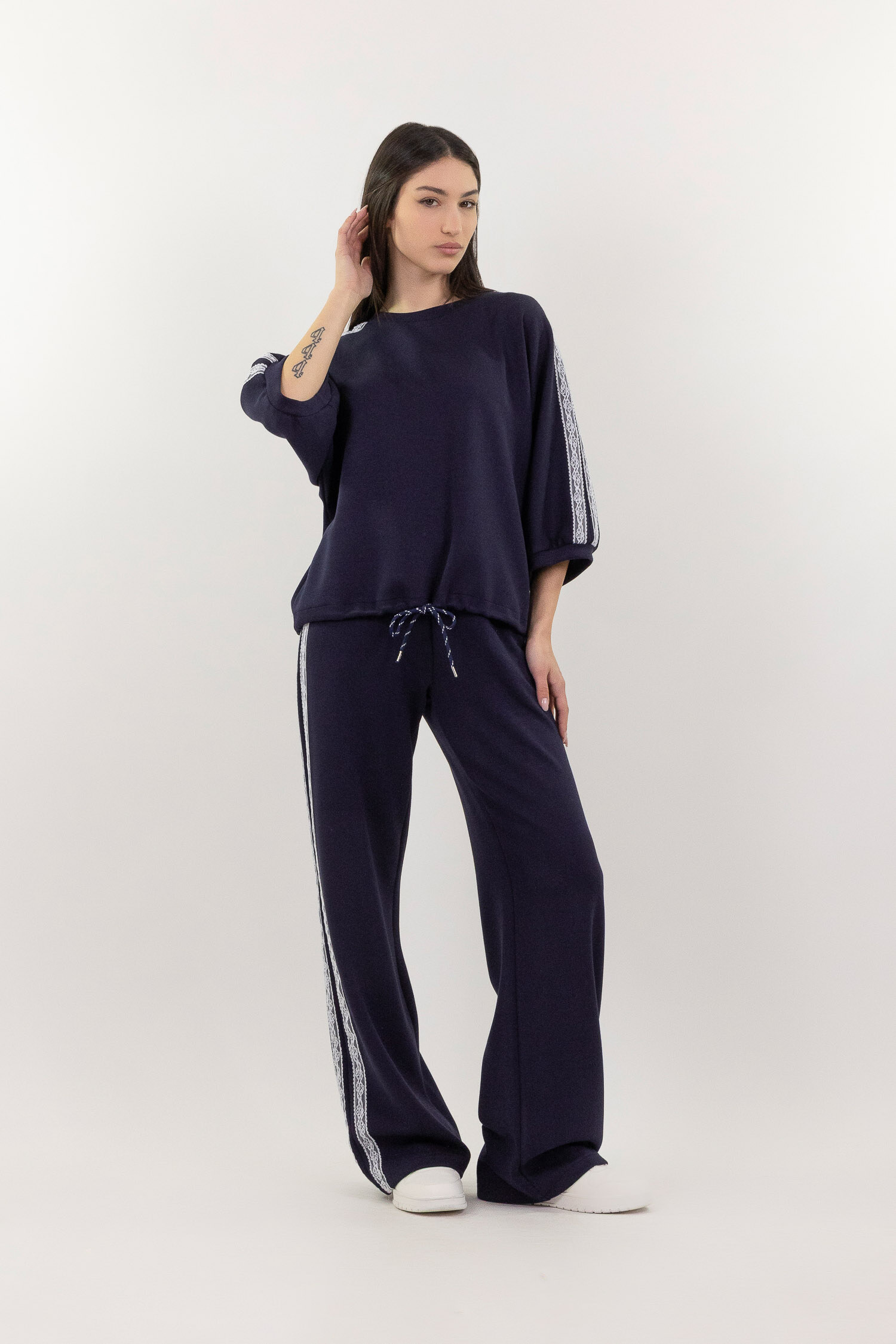 Grossiste LUMA - Sweat-shirt avec broderie sur la manche
