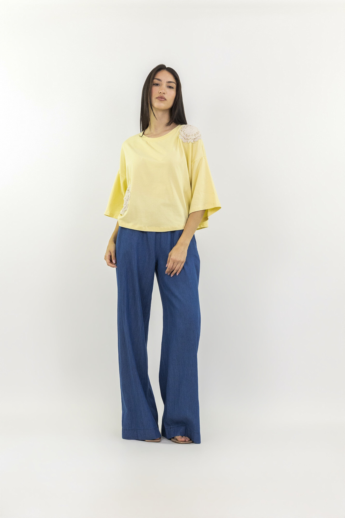 Wholesaler LUMA - Oversized short-sleeve T-shirt with embroidered detailing on the shoulders