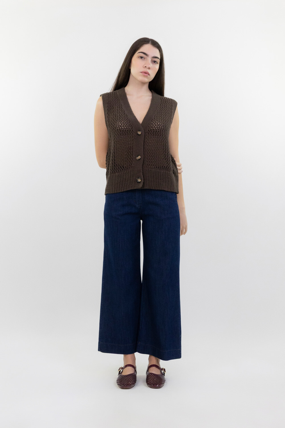Wholesaler LUMA - Sleeveless perforated top with buttons on the front