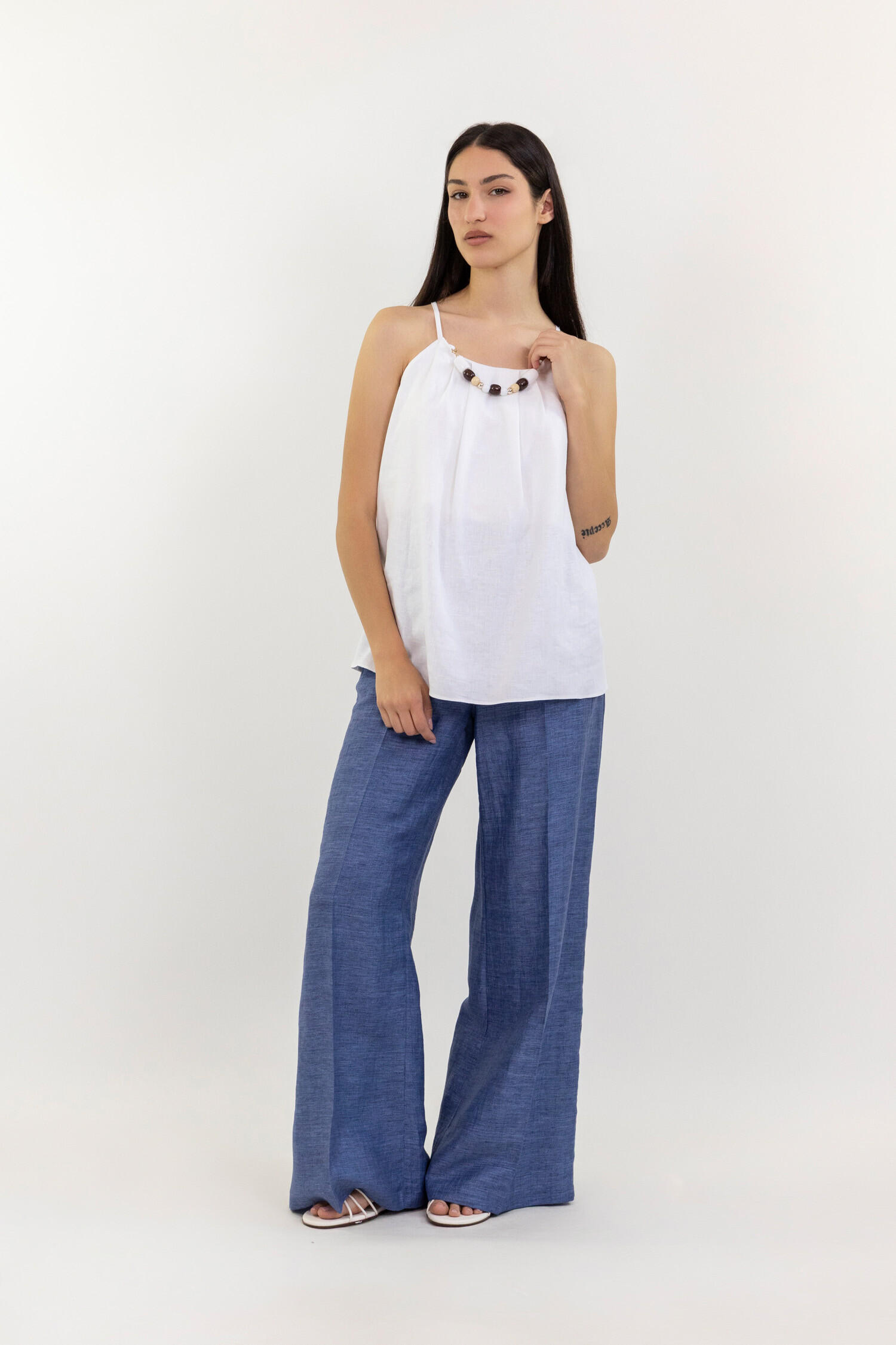 Wholesaler LUMA - Top with built-in necklace