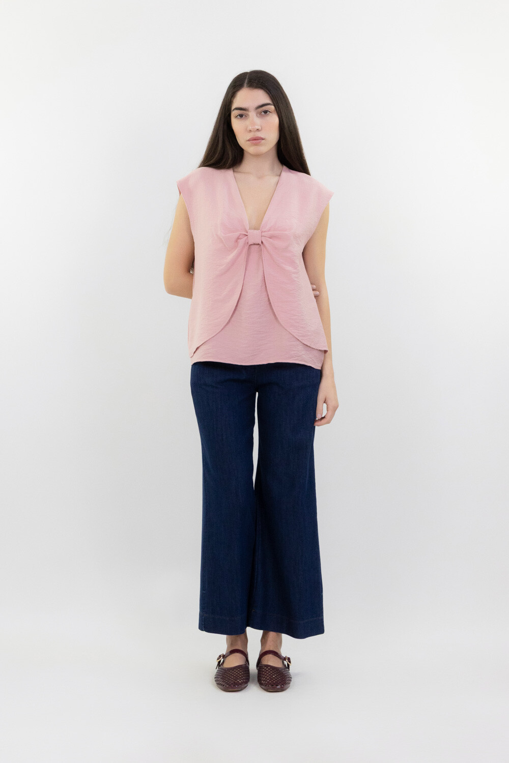 Wholesaler LUMA - Sleeveless top with V-neck and bow