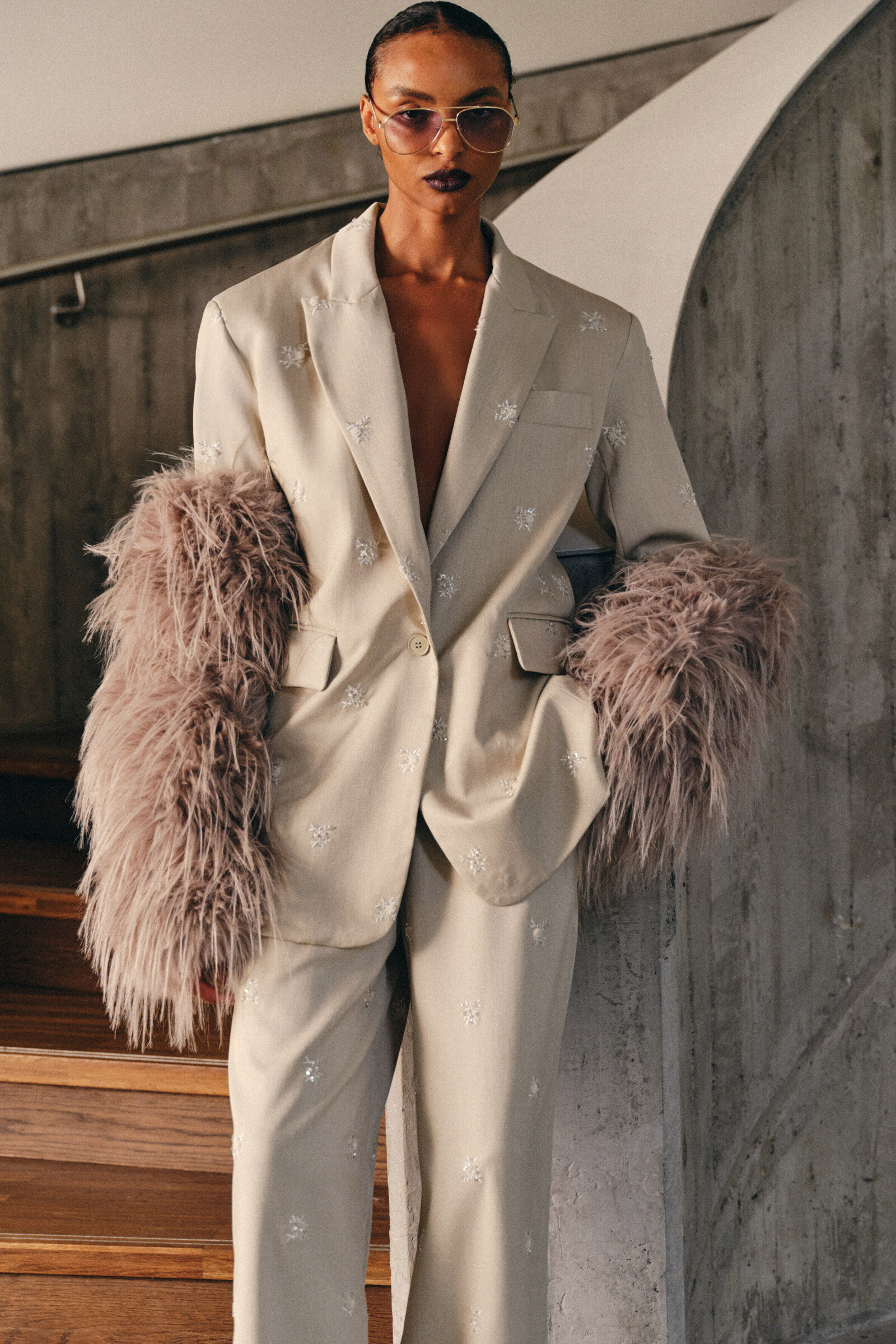 Mayorista LUMINA - BLAZER CON BORDADOS Y LENTEJUELAS