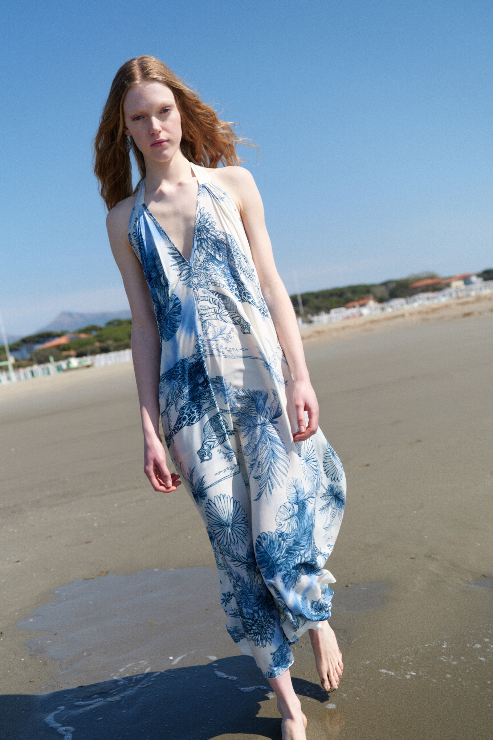 Wholesaler LUMINA - Long dress with printing and discovered back
