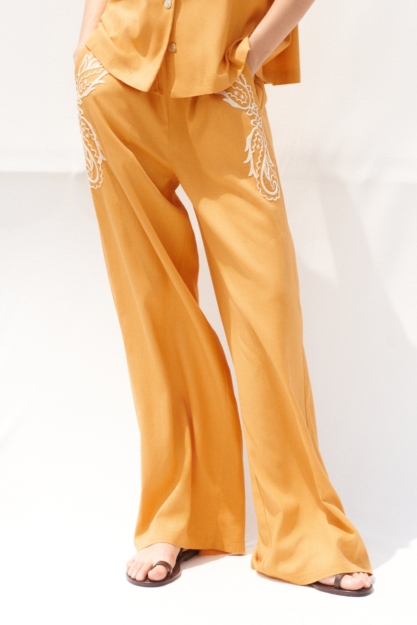 Wholesaler LUMINA - TROUSERS WITH EMBROIDERY DETAIL