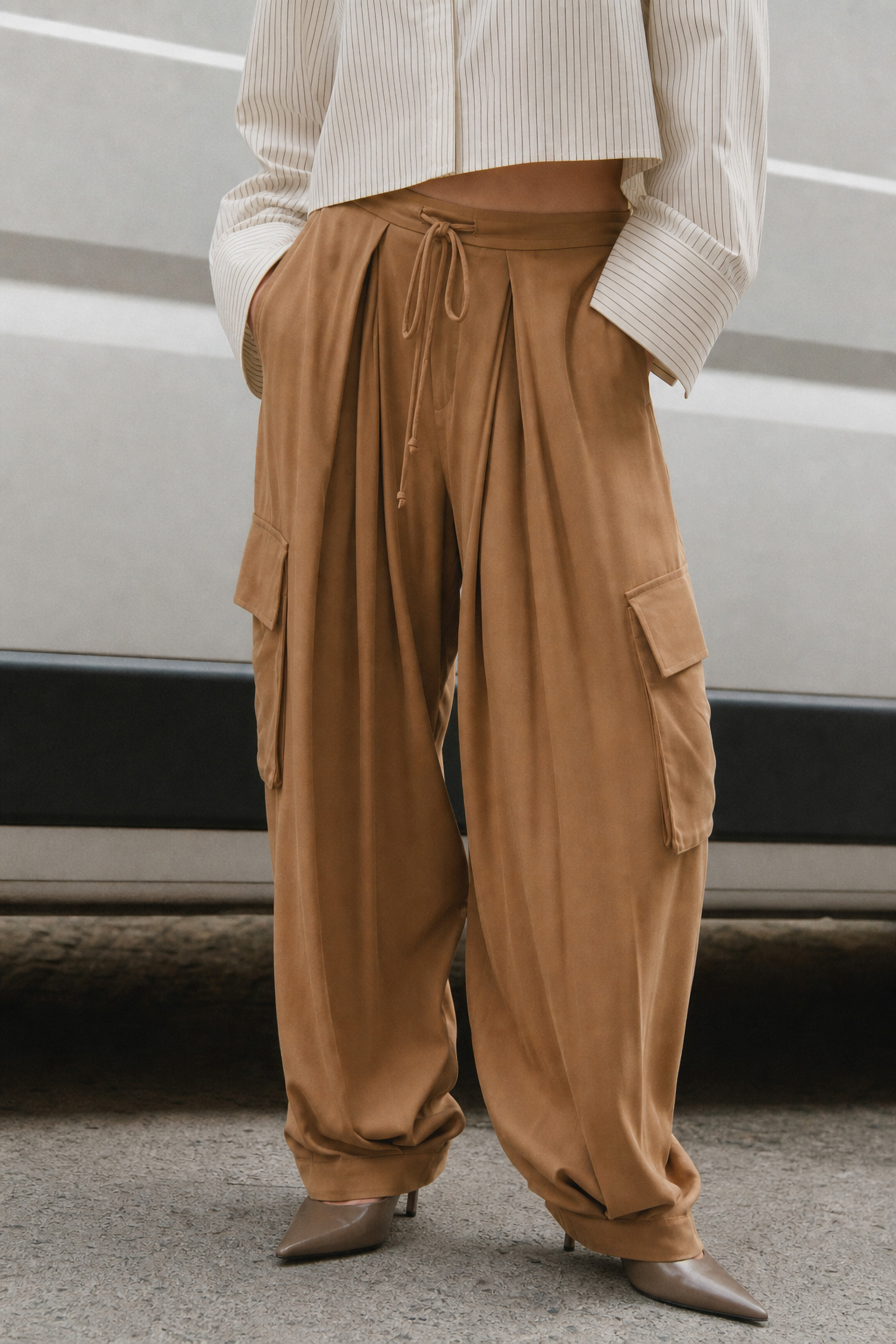 Grossiste LUMINA - Pantalon fluide en viscose avec plis