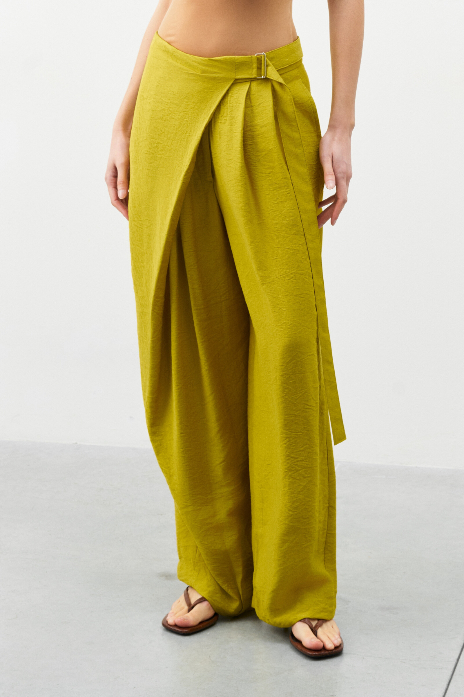 Wholesaler LUMINA - TROUSERS WITH ASYMMETRICAL DESIGN AT THE WAIST