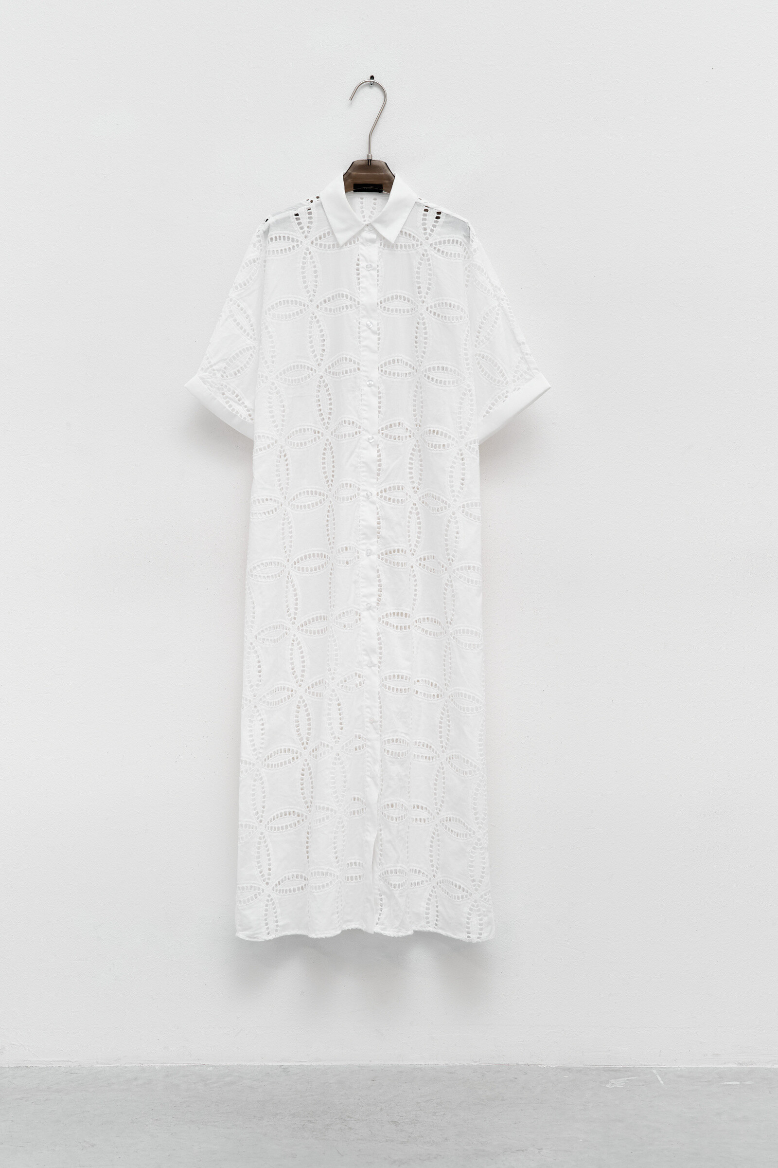 Grossiste LUMINA - Robe Chemisier à Sangallo