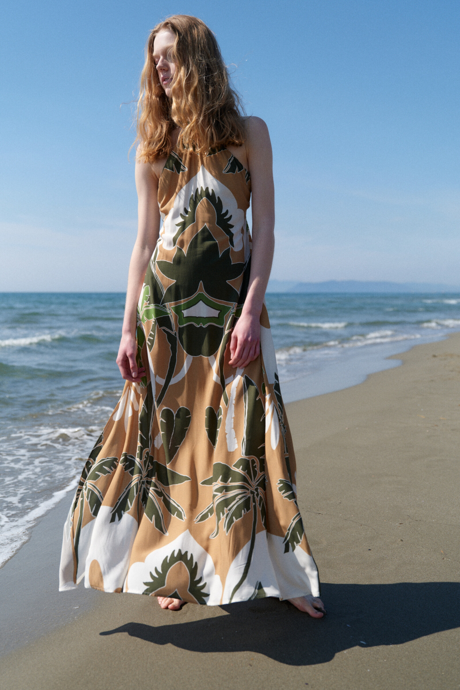 Wholesaler LUMINA - Long dress with print and halter neck
