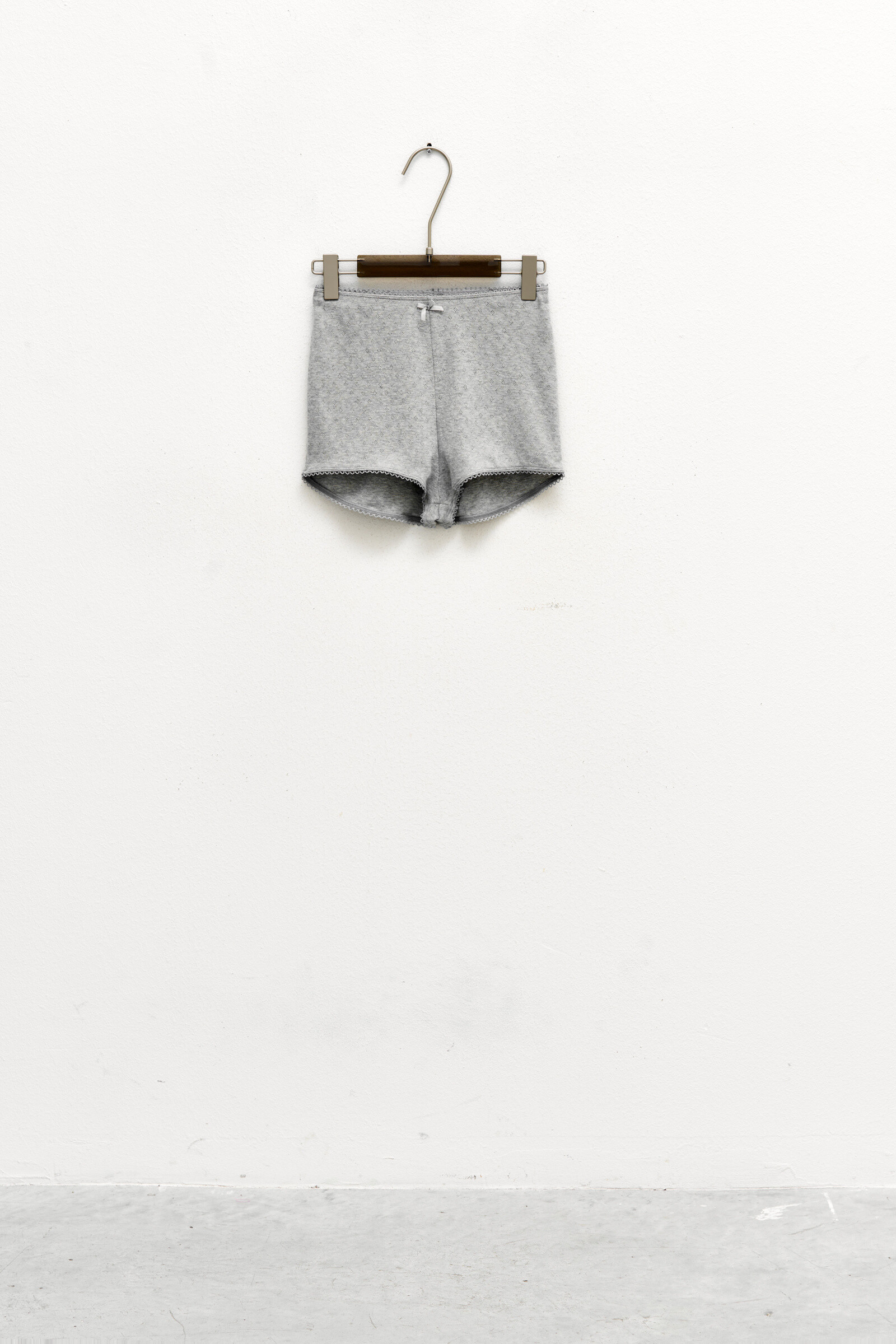 Grossista LUMINA - SHORTS A VITA ALTA CON DETTAGLIO TRAFORATO