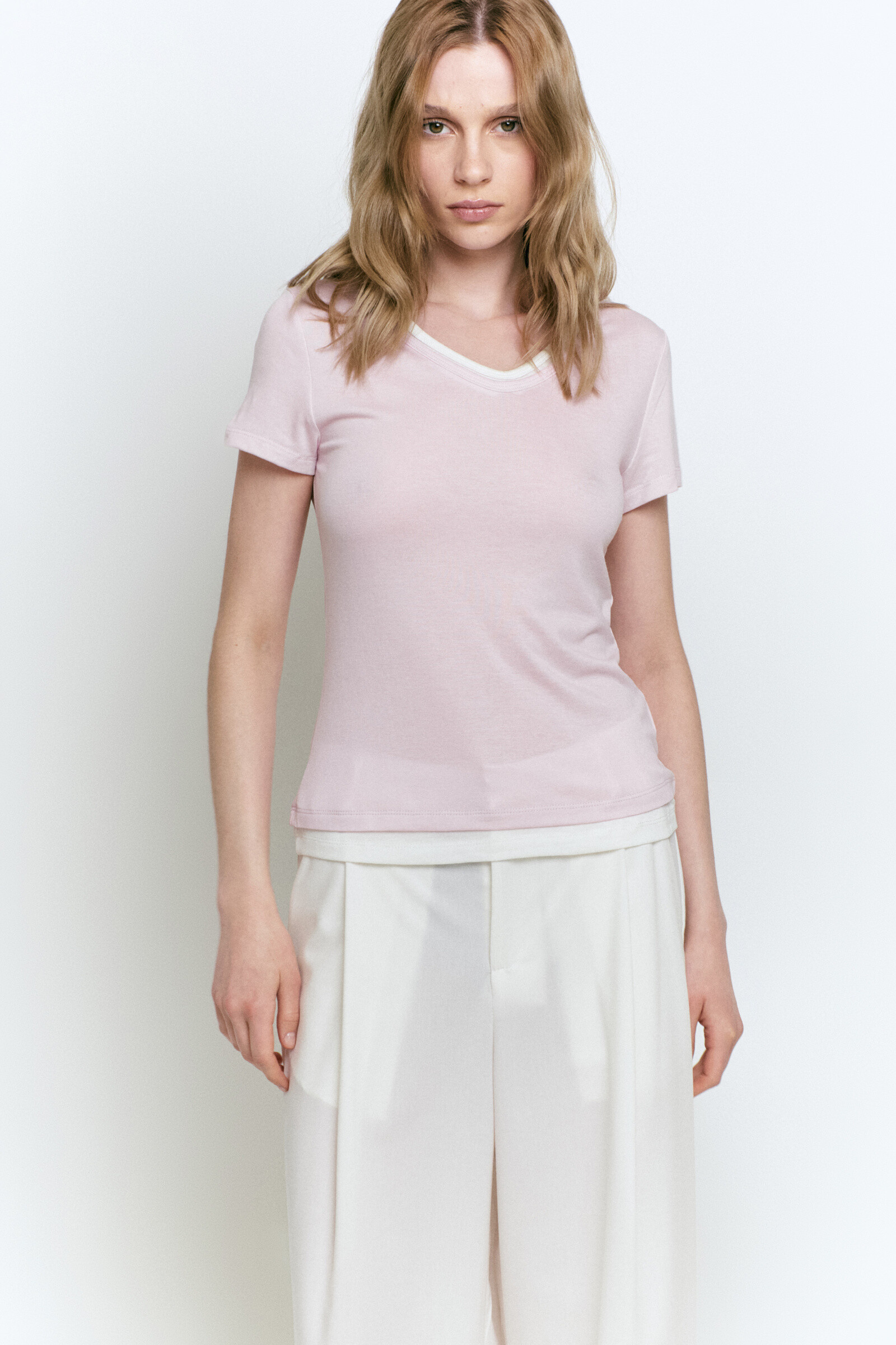 Wholesaler LUMINA - T-SHIRT WITH V-NECK AND CONTRAST HEM