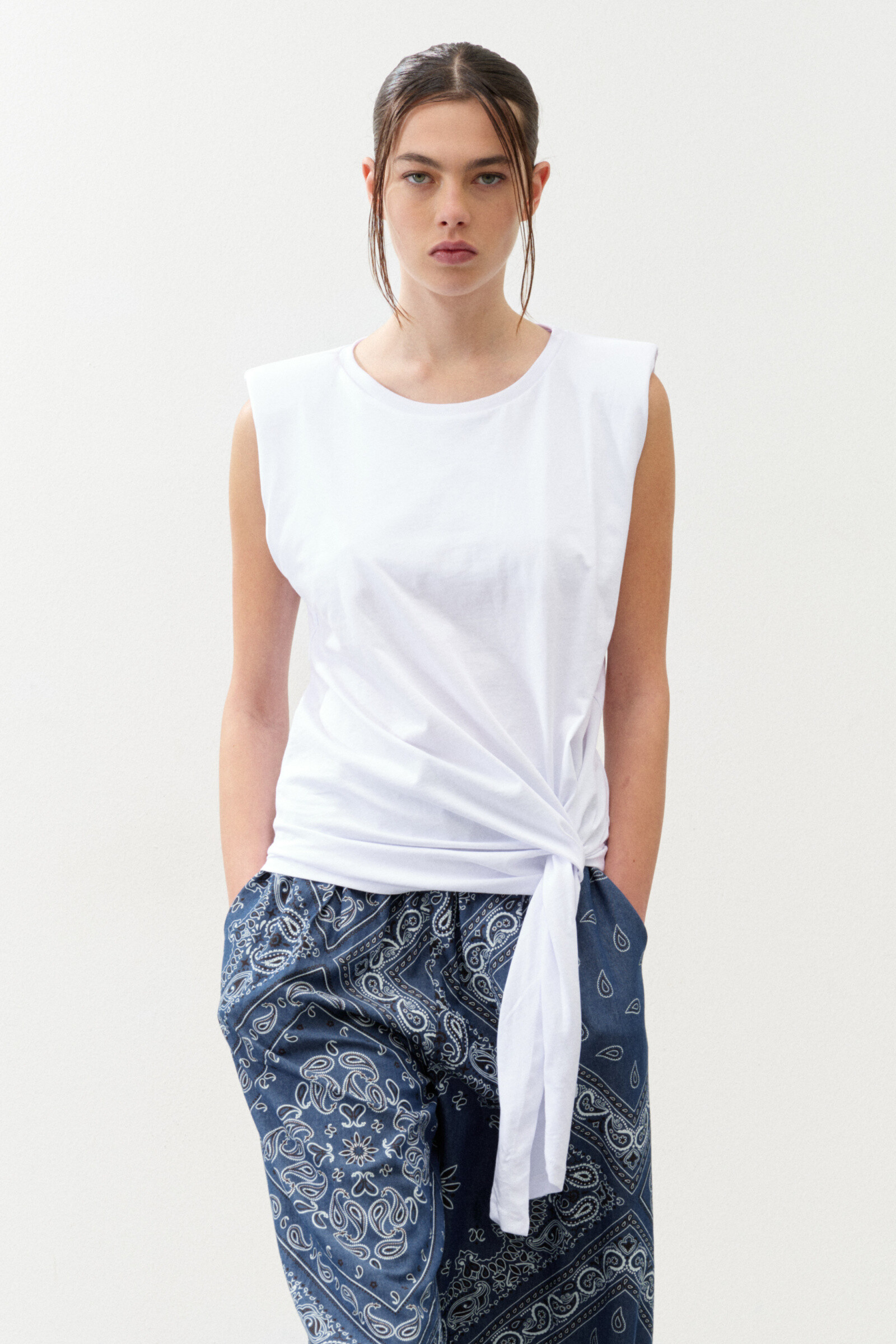 Wholesaler LUMINA - Top with straps and knot