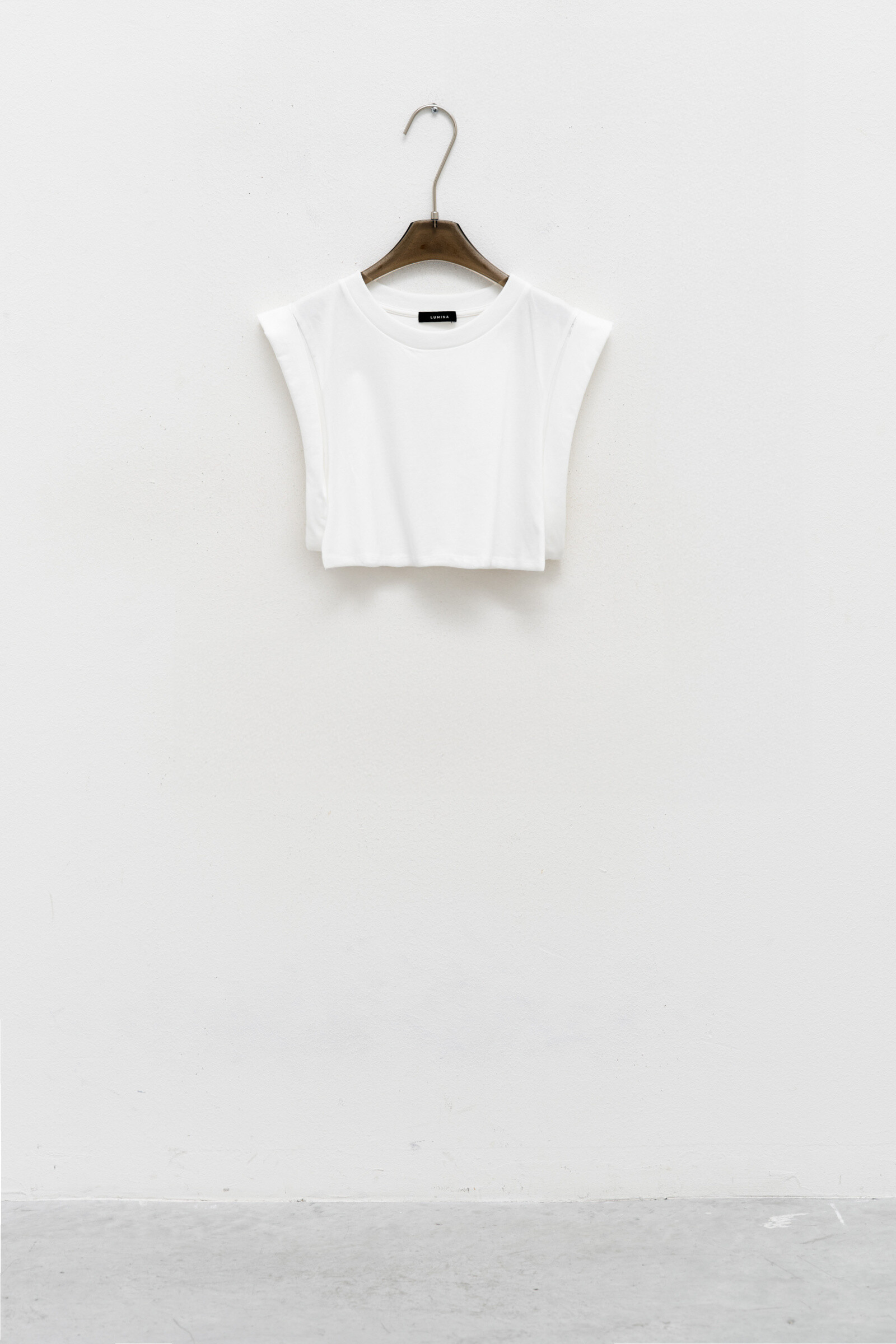 Wholesaler LUMINA - Top cropped with detail