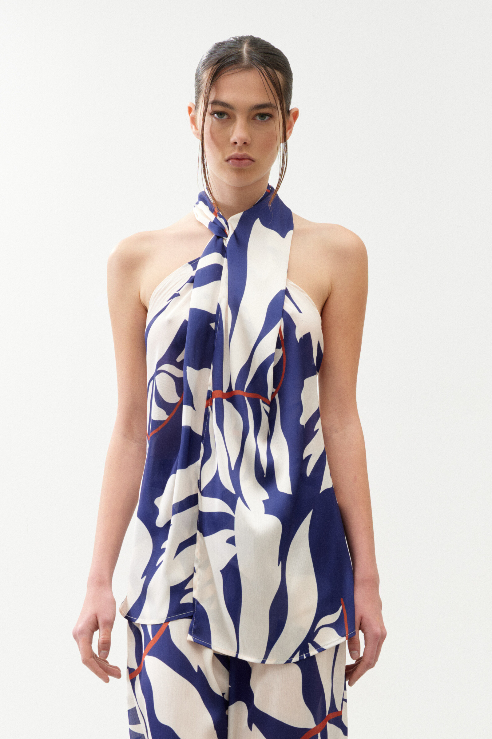 Wholesaler LUMINA - Top Halter with printing and opening on the back
