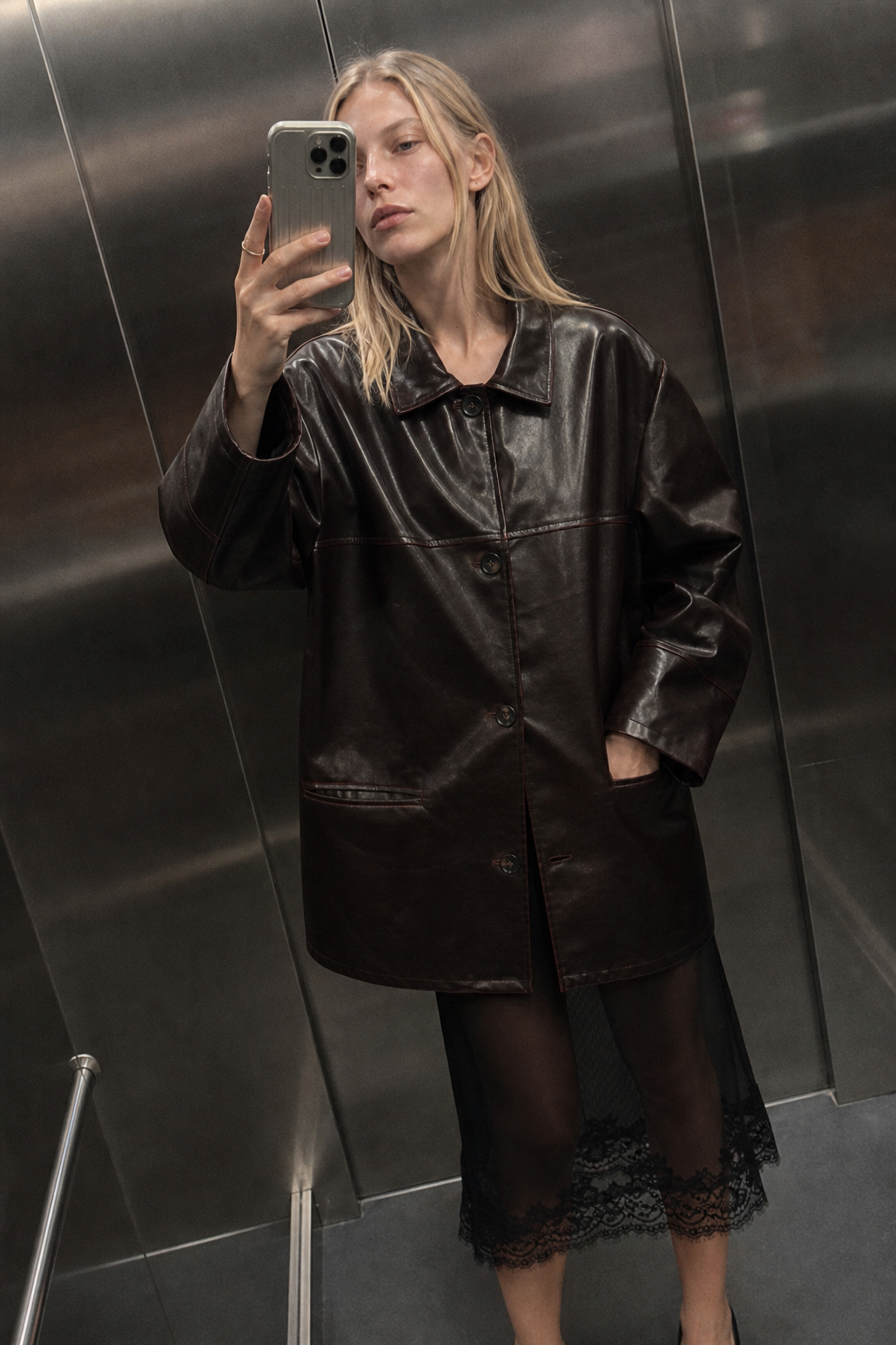 Grossiste LUMINA - Veste en similicuir avec col à pointes