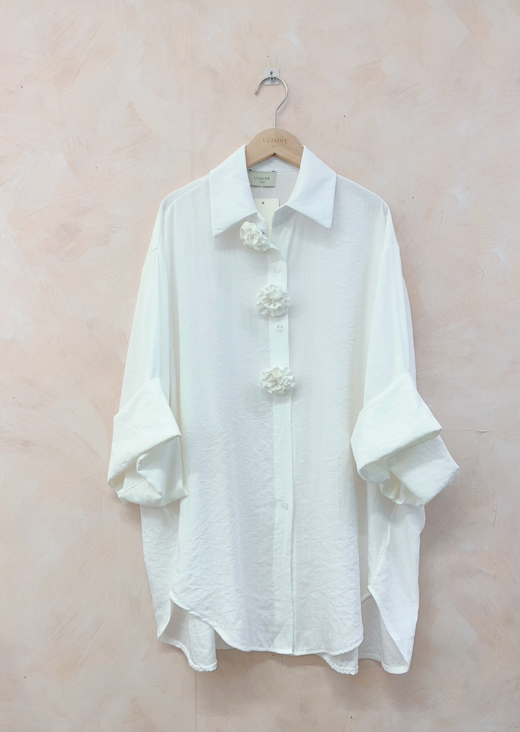 Grossiste LUMINE - Chemise manche 3/4 bouton broche fleur viscose
