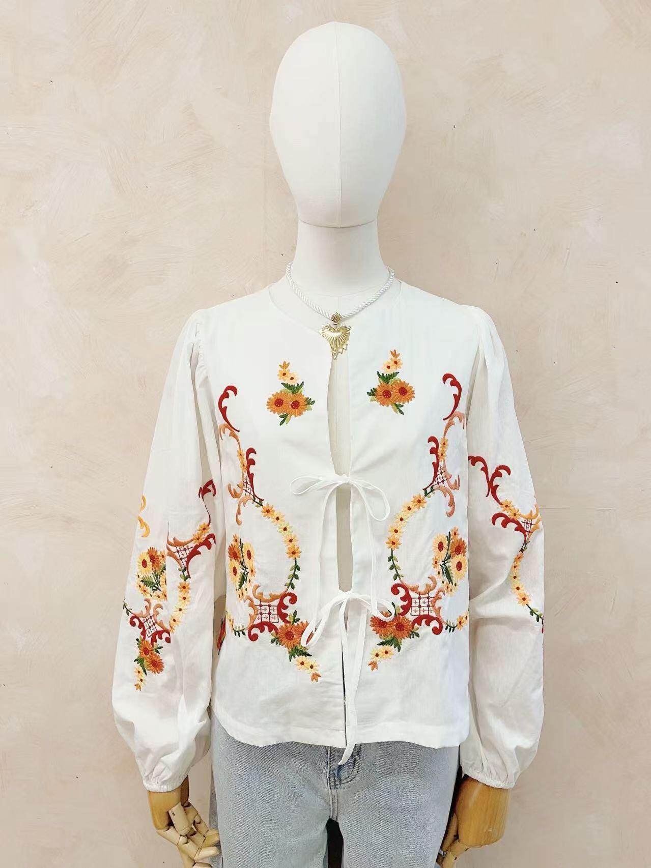 Grossiste LUMINE - Blouse brodée