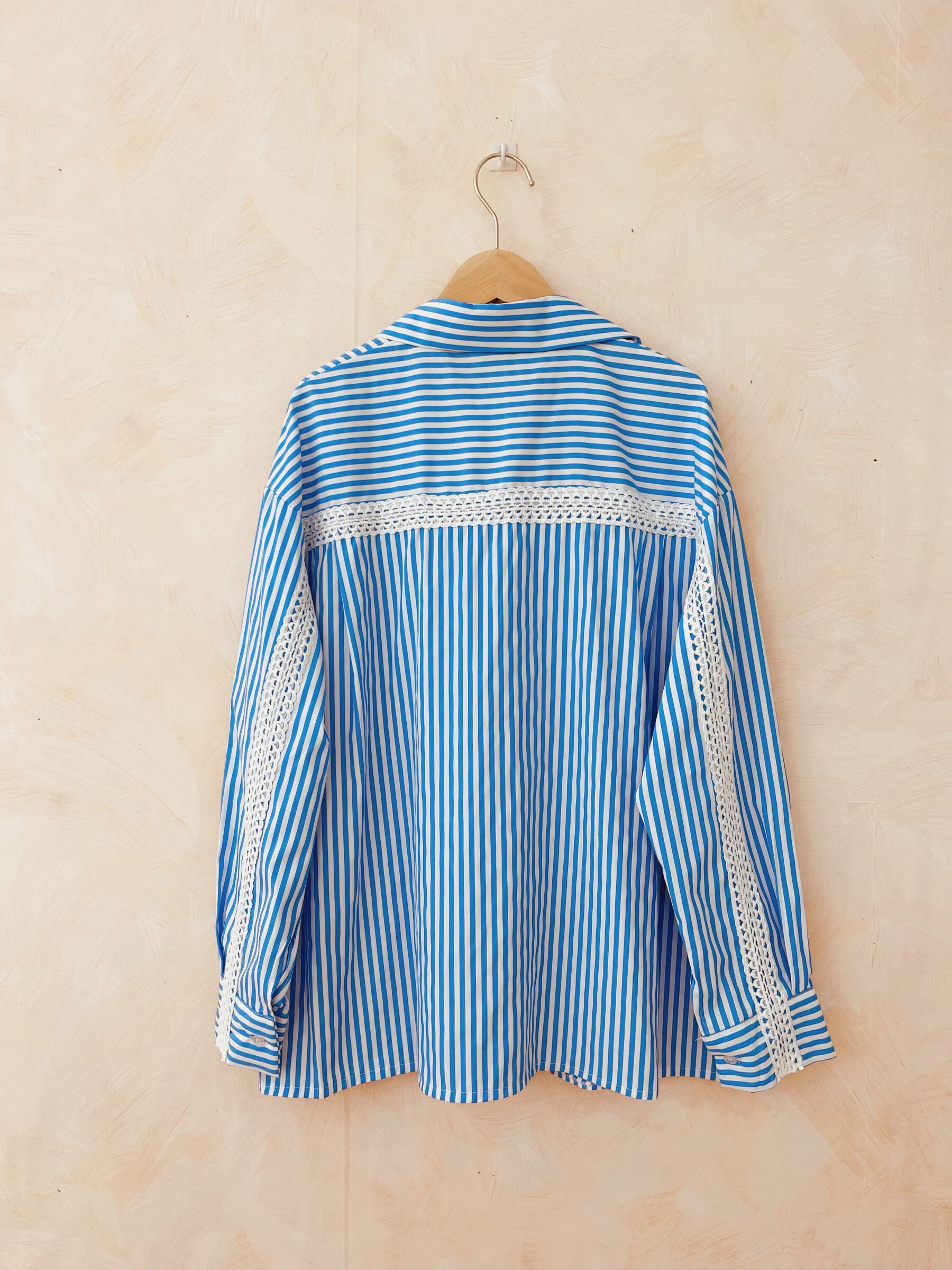 Wholesaler LUMINE - Scratch shirt with lace