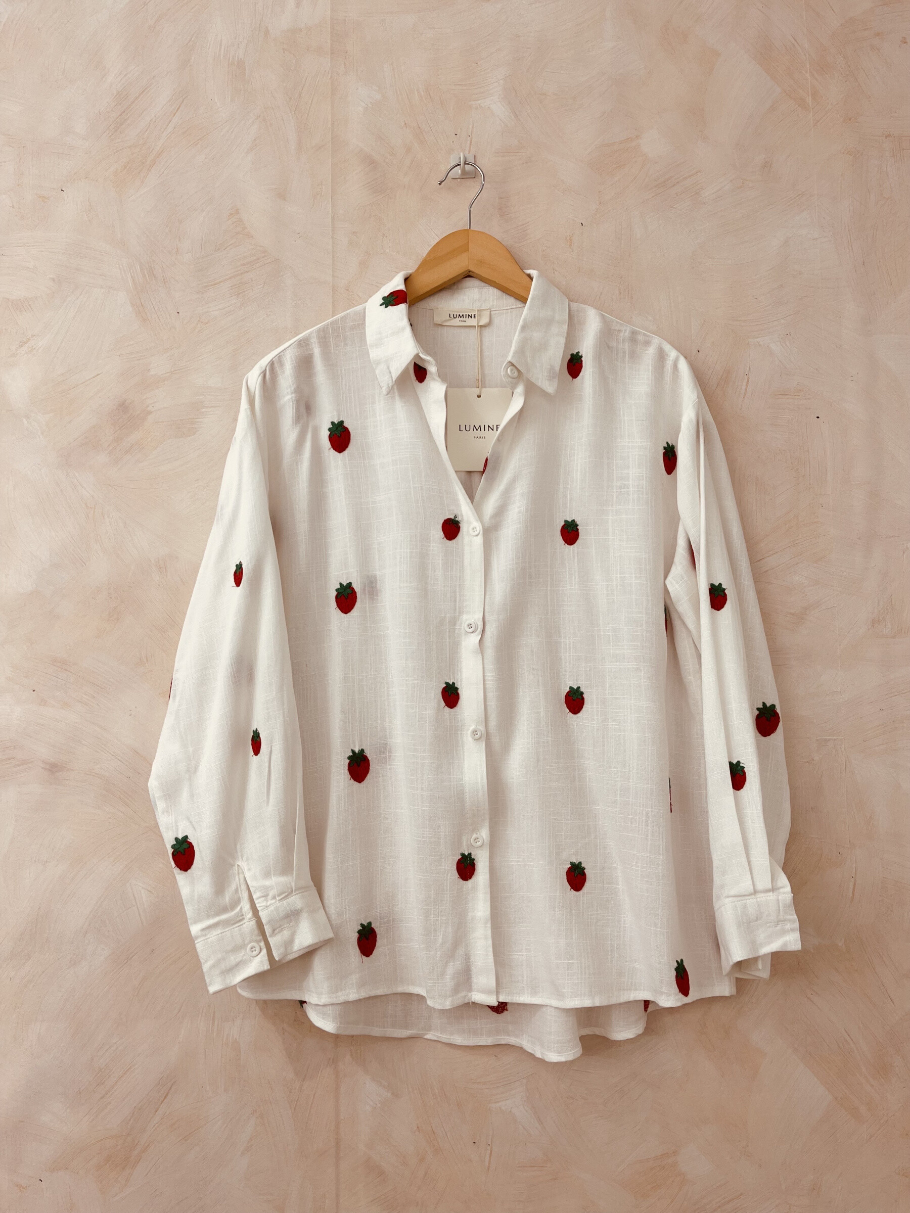 Grossista LUMINE - Camicia in cotone con ricamo fragola