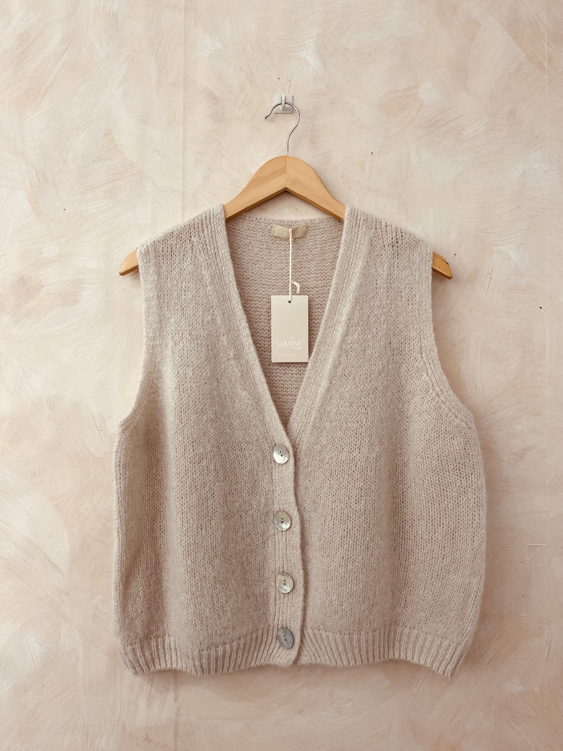 Grossiste LUMINE - Gilet avec bouton sans manche en kid mohair