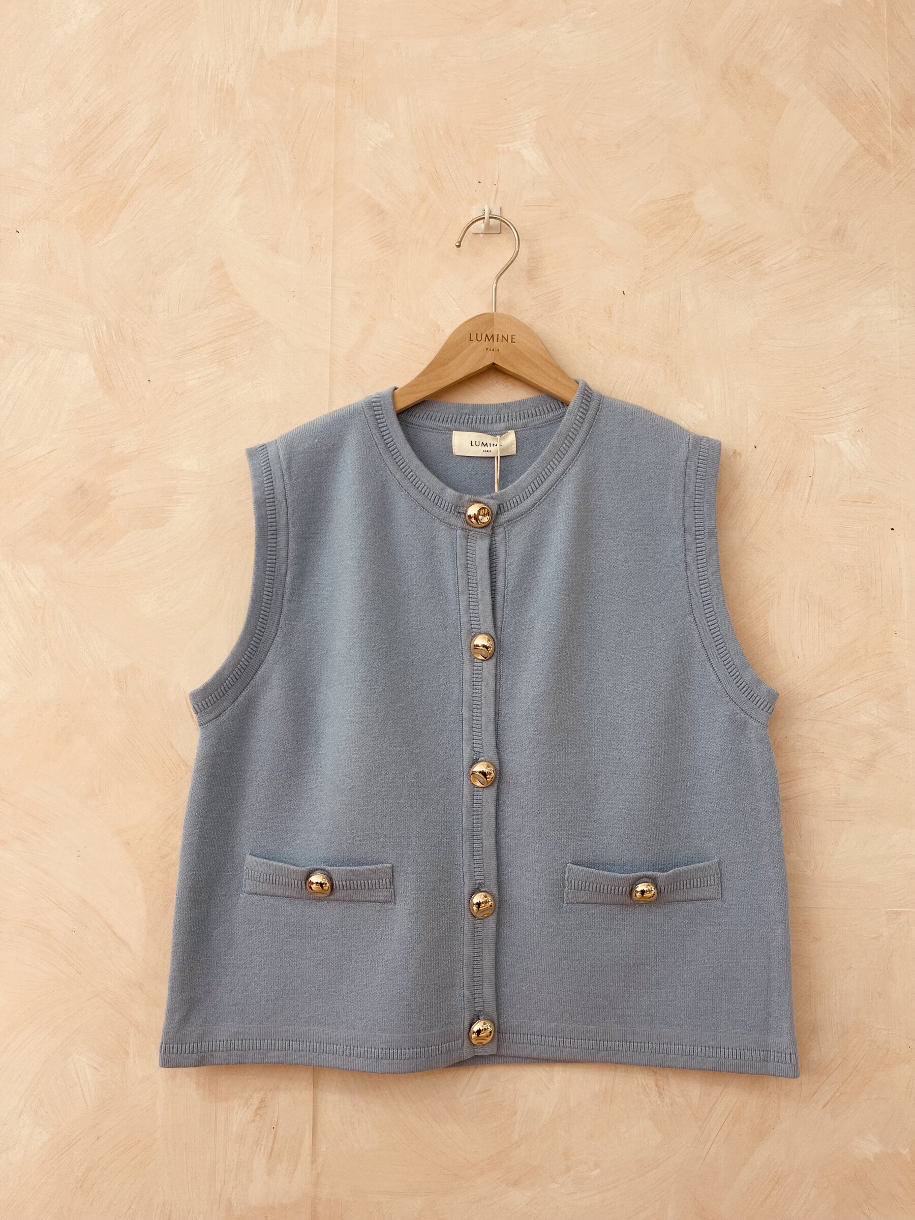 Wholesaler LUMINE - Sleeveless vest with button
