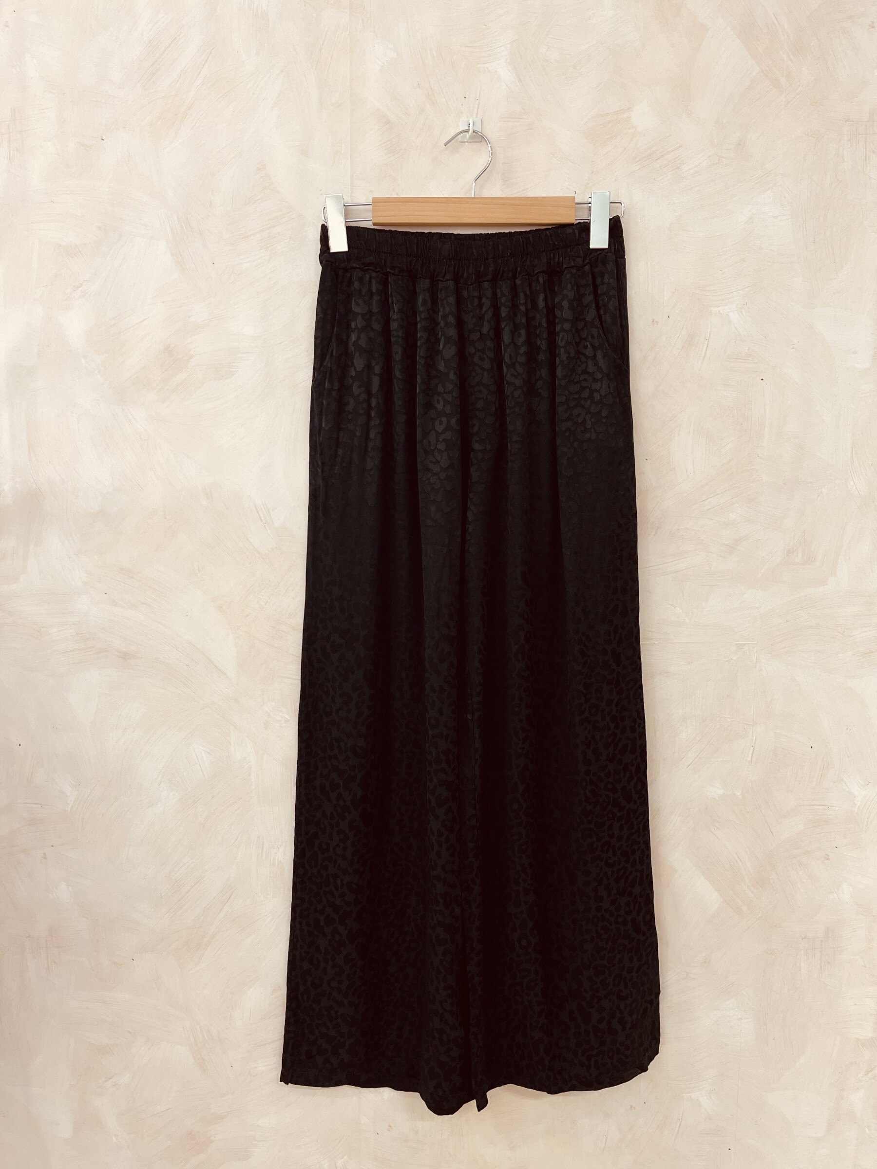 Grossiste LUMINE - Pantalon en soie imprimé léopard
